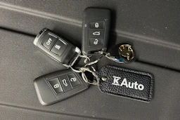 musta Skoda Karoq 2025 kuva 26.