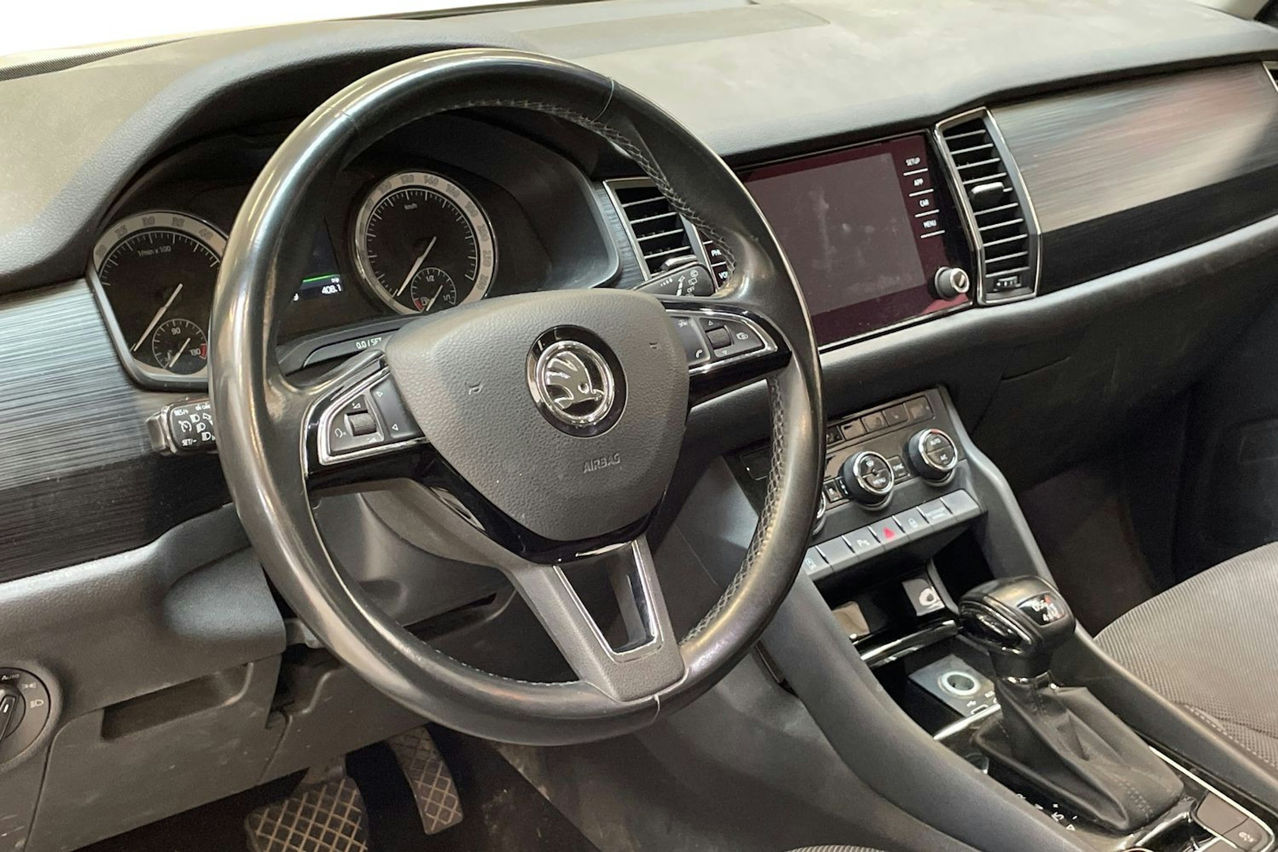 valkoinen Skoda Kodiaq 2017 kuva 3.