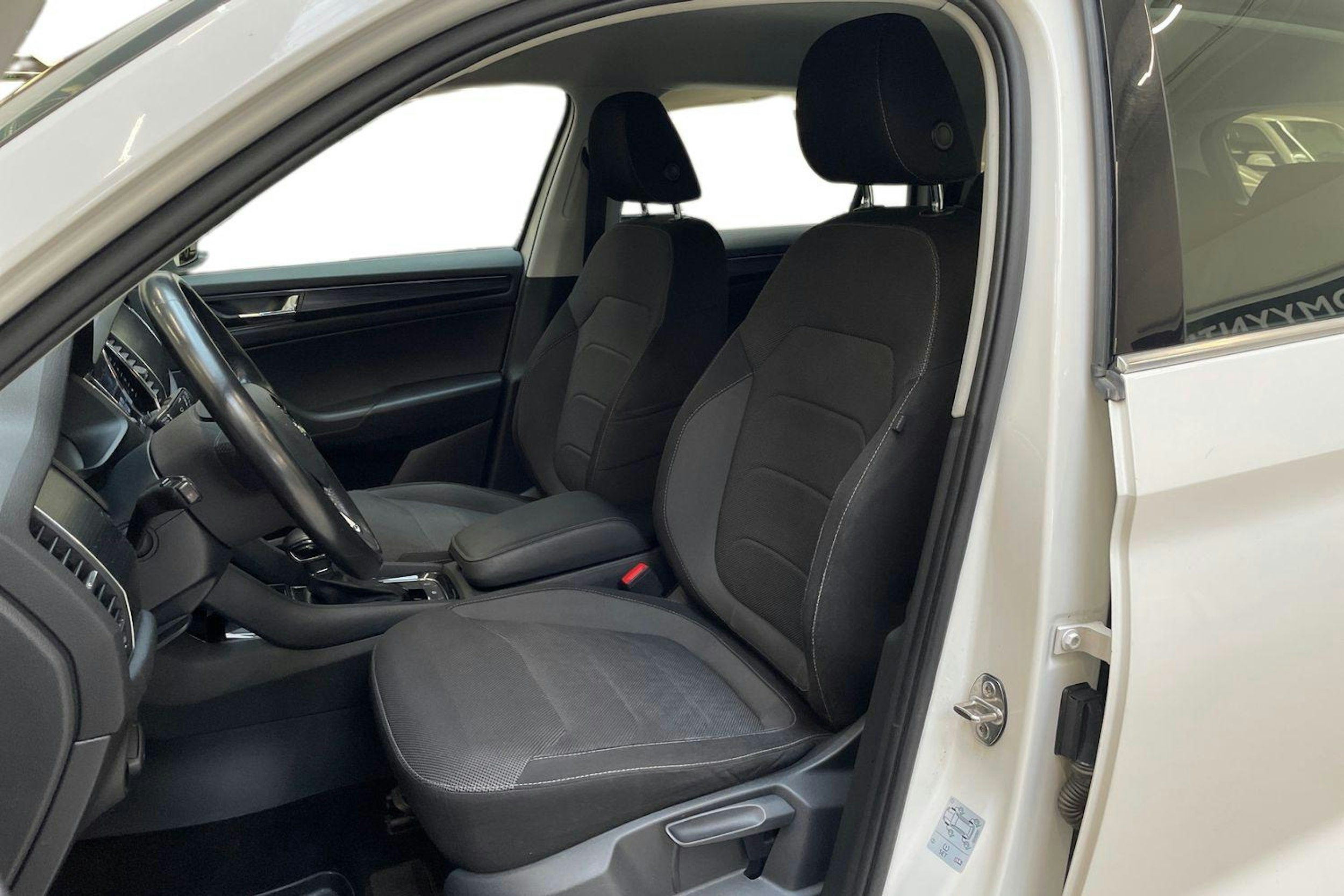 valkoinen Skoda Kodiaq 2017 kuva 6.