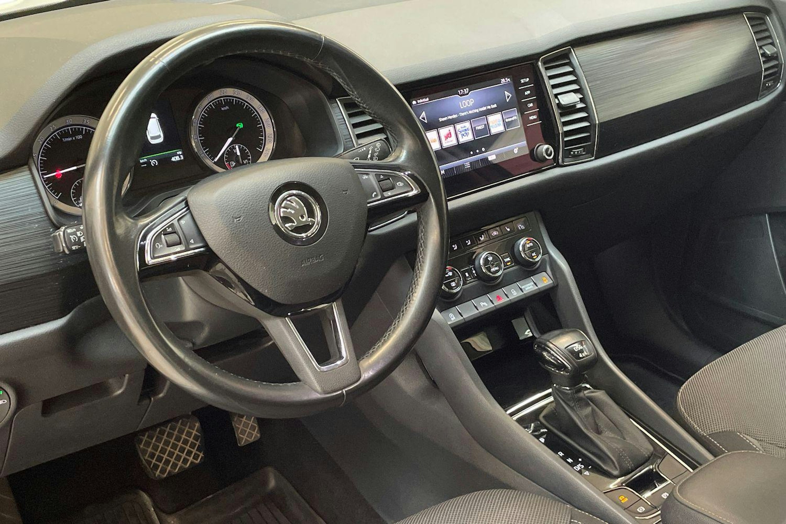 valkoinen Skoda Kodiaq 2017 kuva 7.