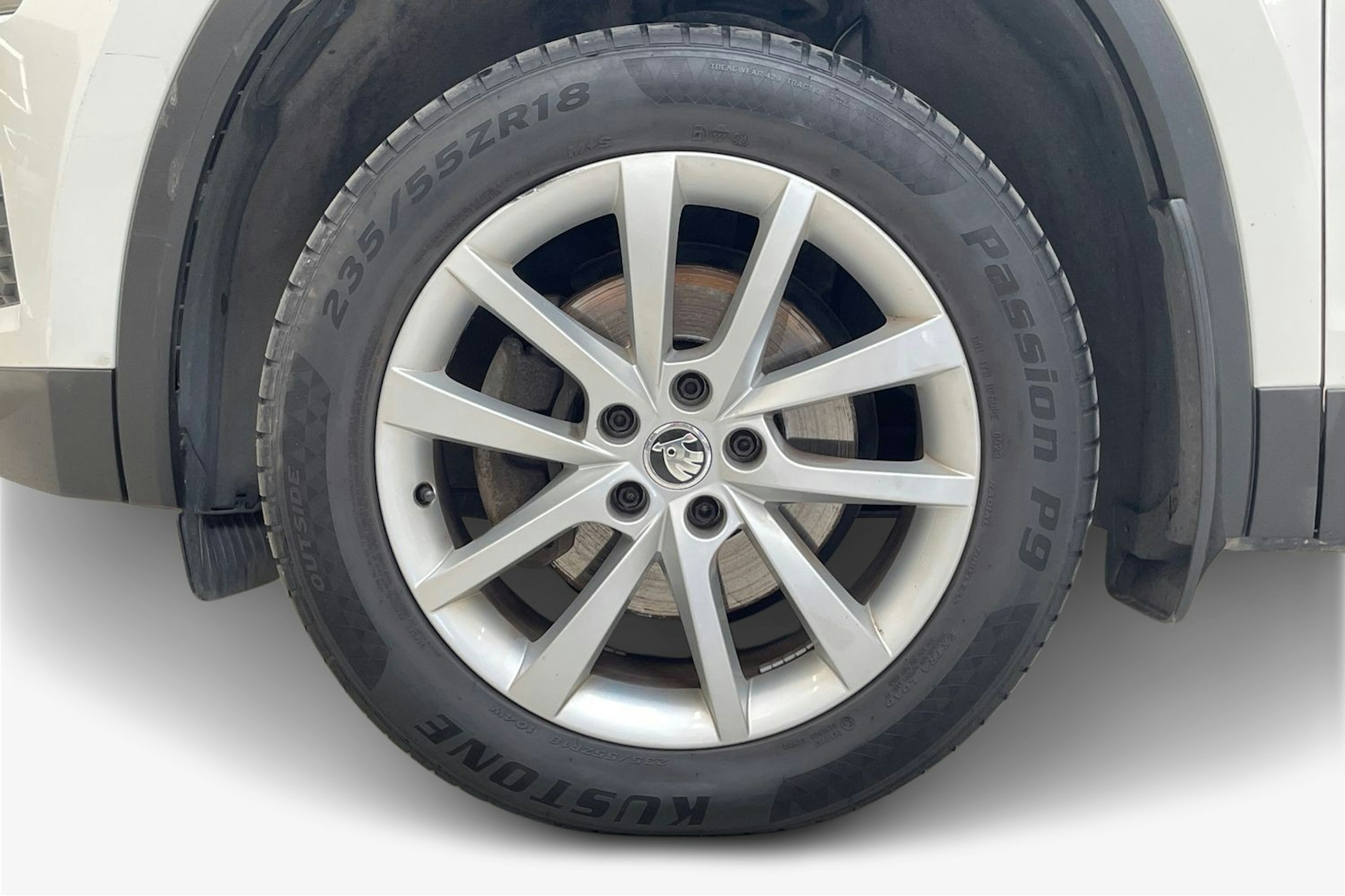 valkoinen Skoda Kodiaq 2017 kuva 9.