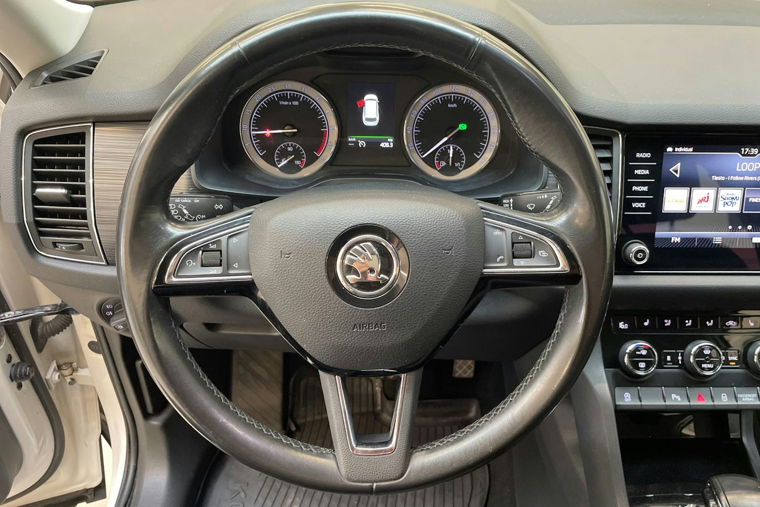 valkoinen Skoda Kodiaq 2017 kuva 14.
