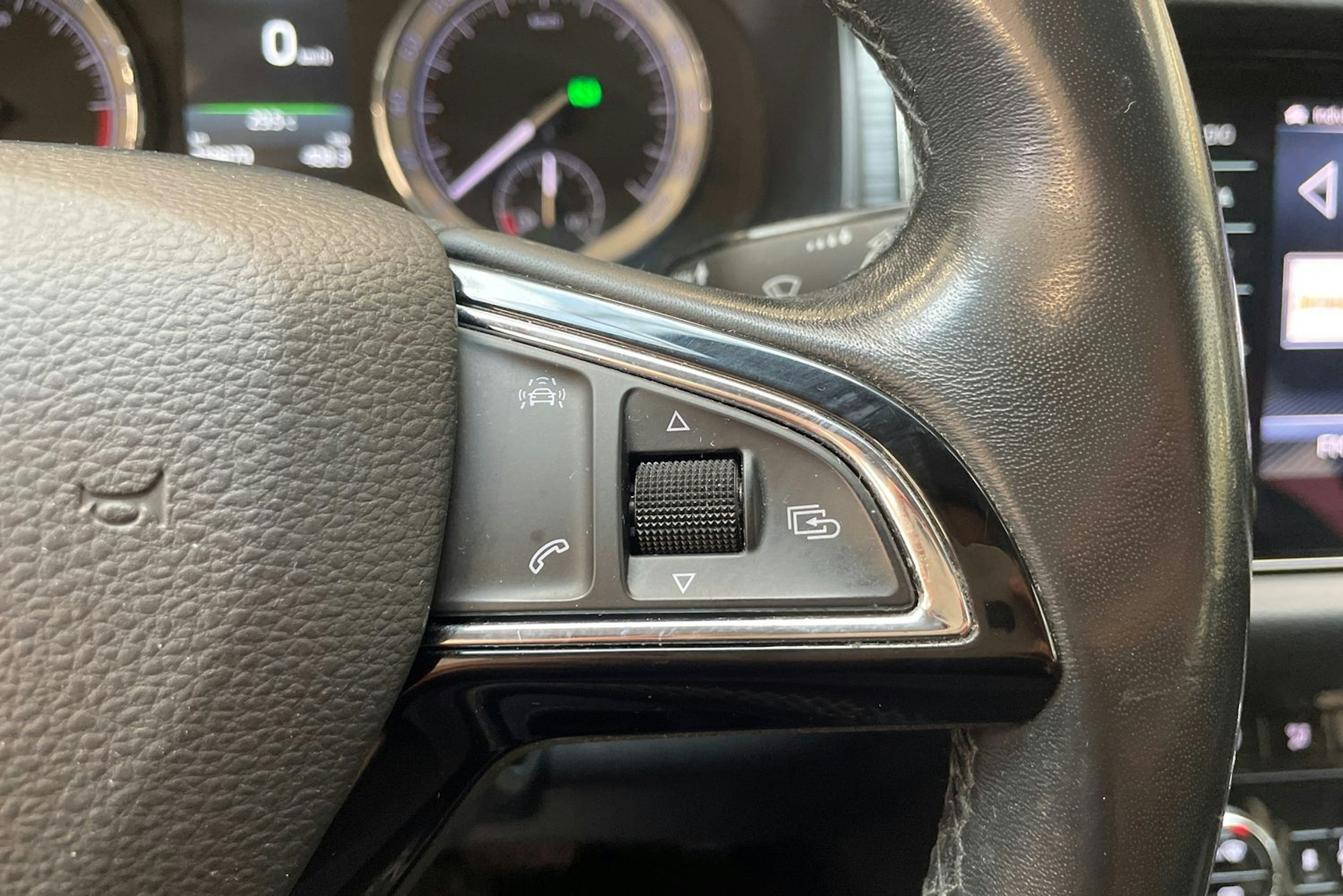 valkoinen Skoda Kodiaq 2017 kuva 17.