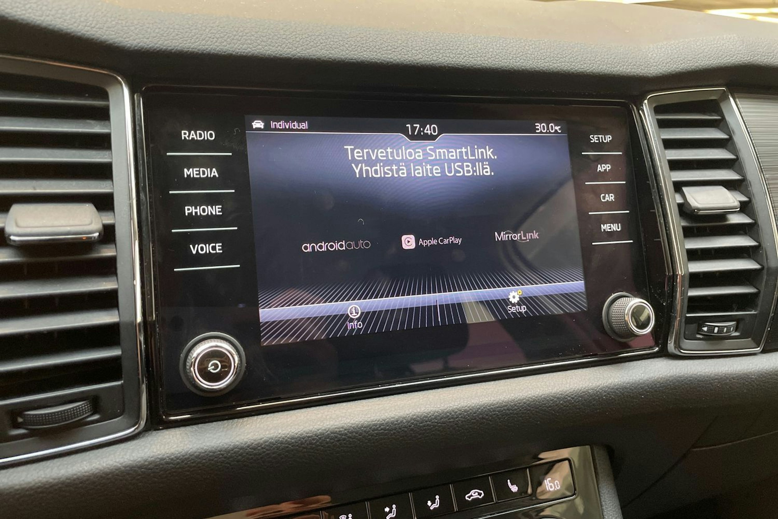 valkoinen Skoda Kodiaq 2017 kuva 21.