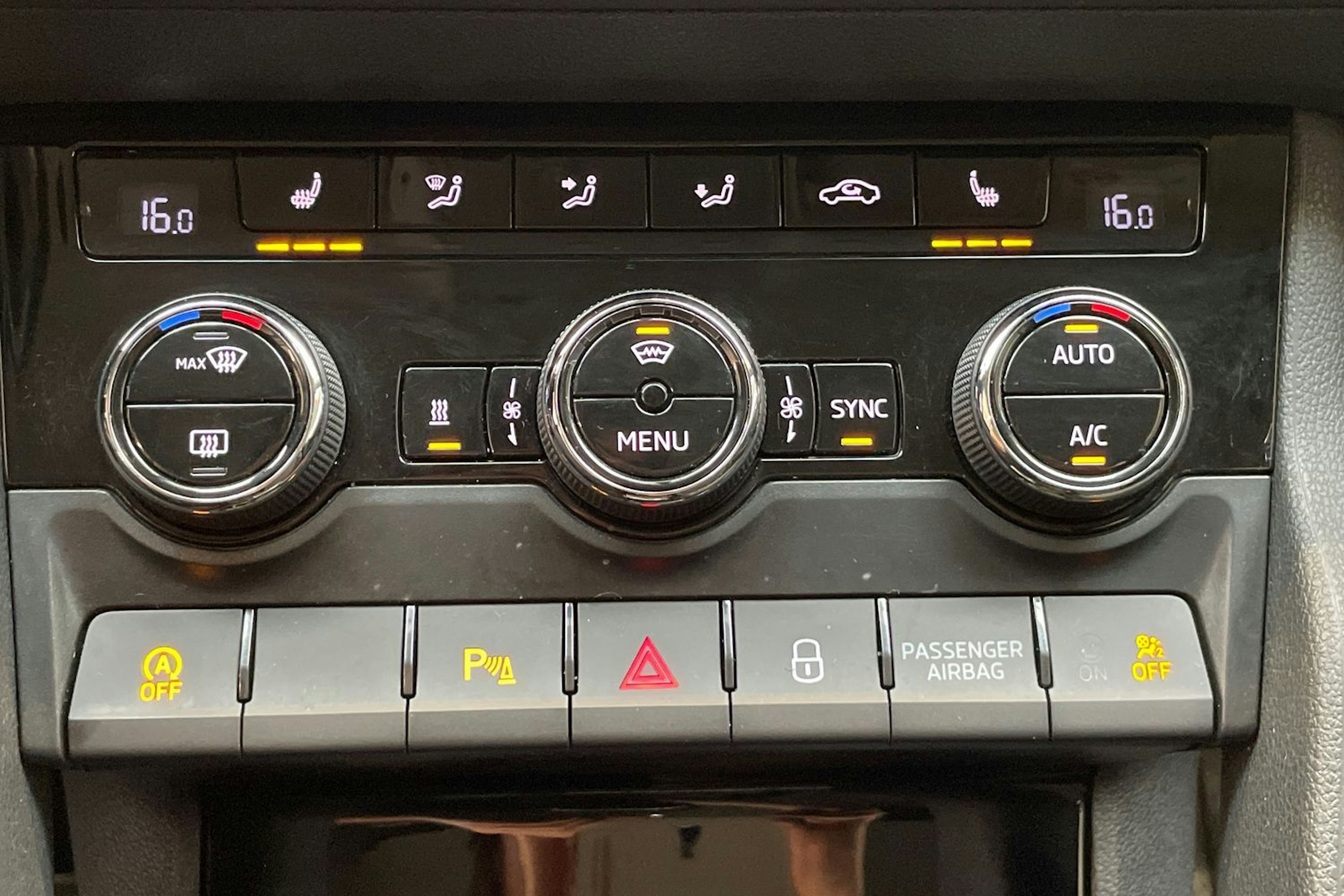 valkoinen Skoda Kodiaq 2017 kuva 23.