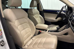valkoinen Skoda Kodiaq 2017 kuva 15.