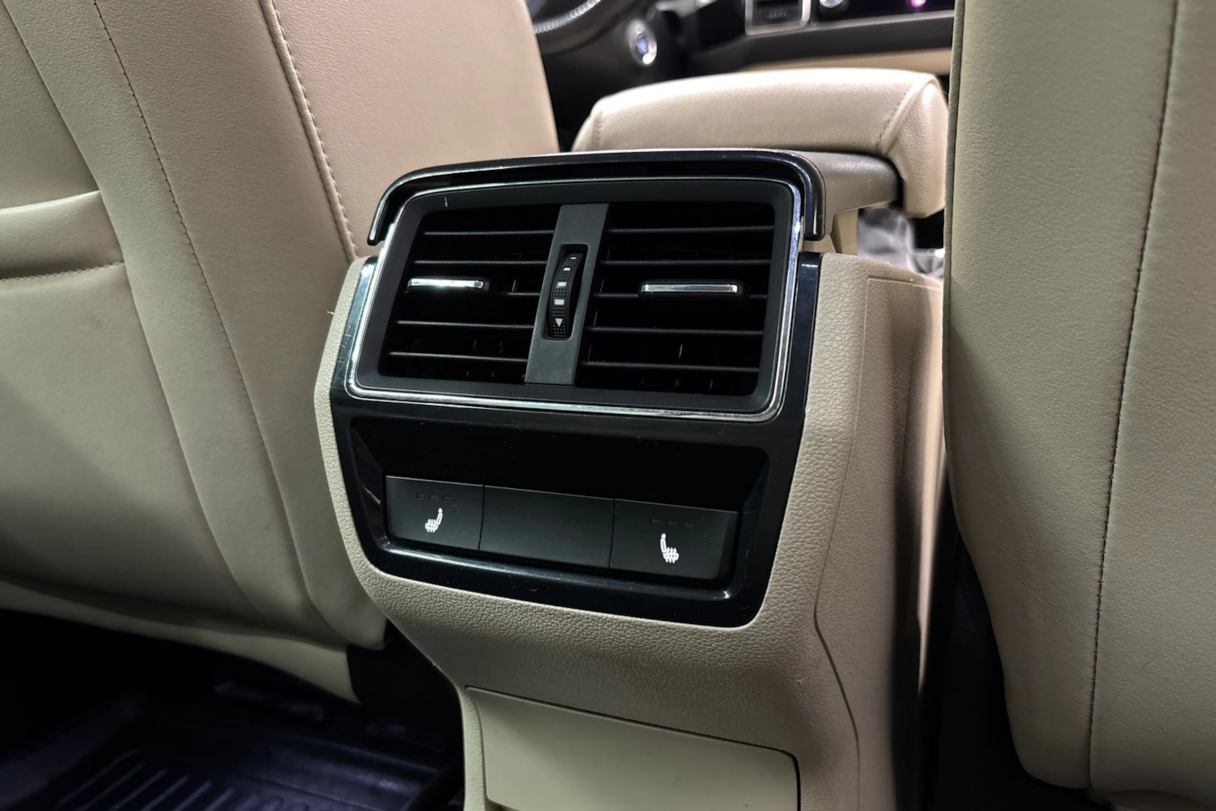 valkoinen Skoda Kodiaq 2017 kuva 17.