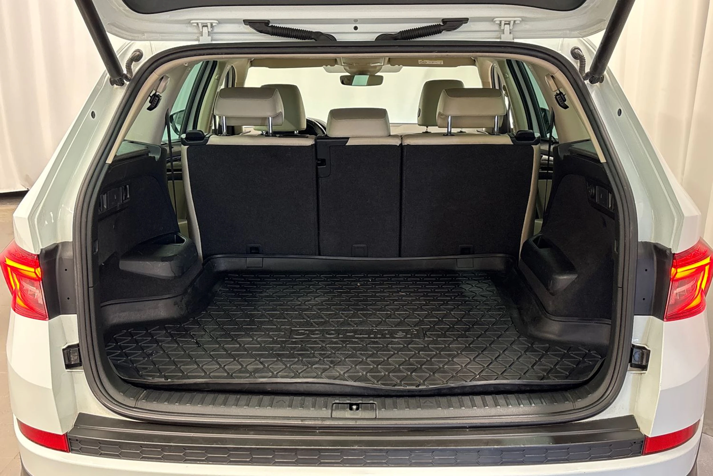 valkoinen Skoda Kodiaq 2017 kuva 18.