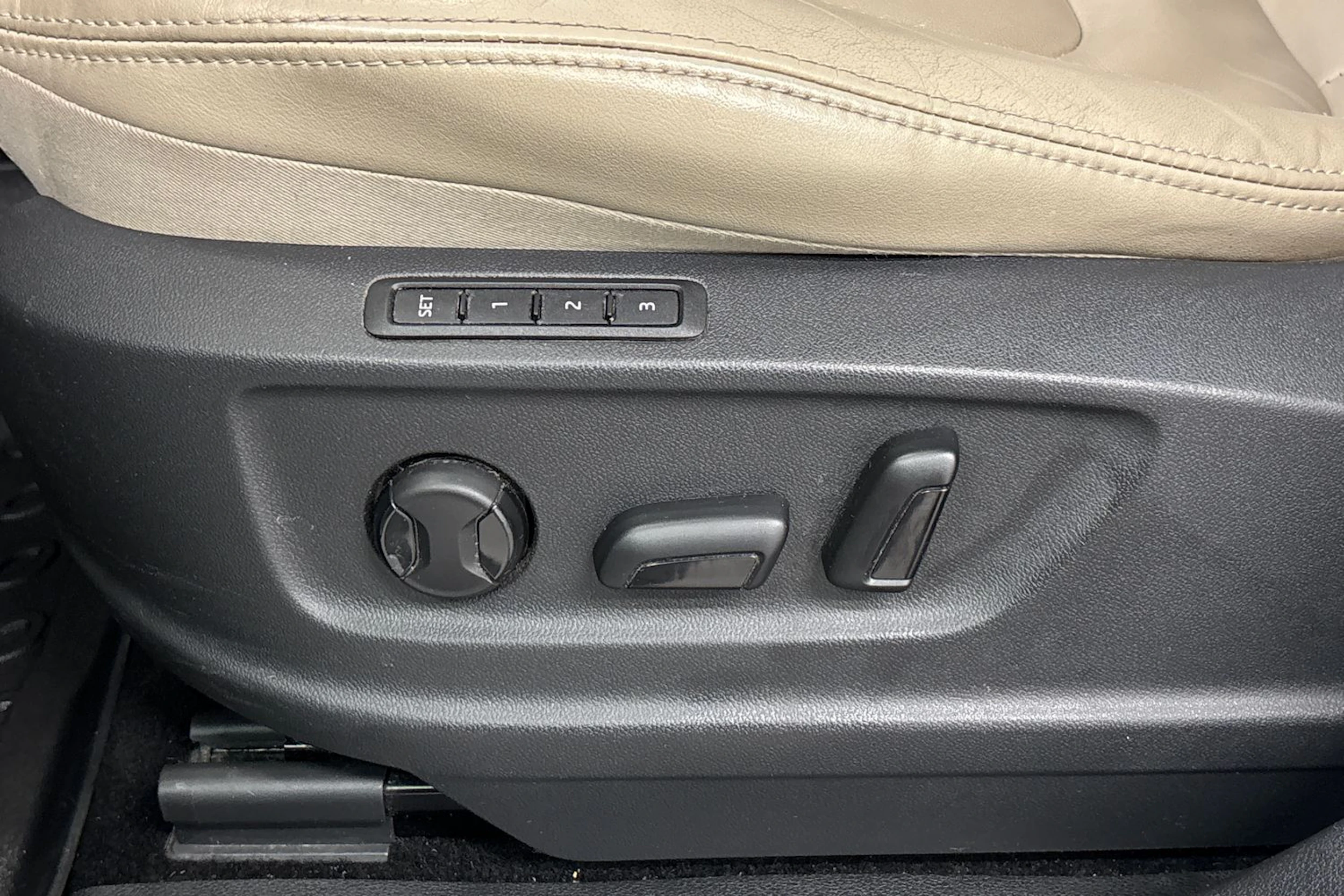 valkoinen Skoda Kodiaq 2017 kuva 20.