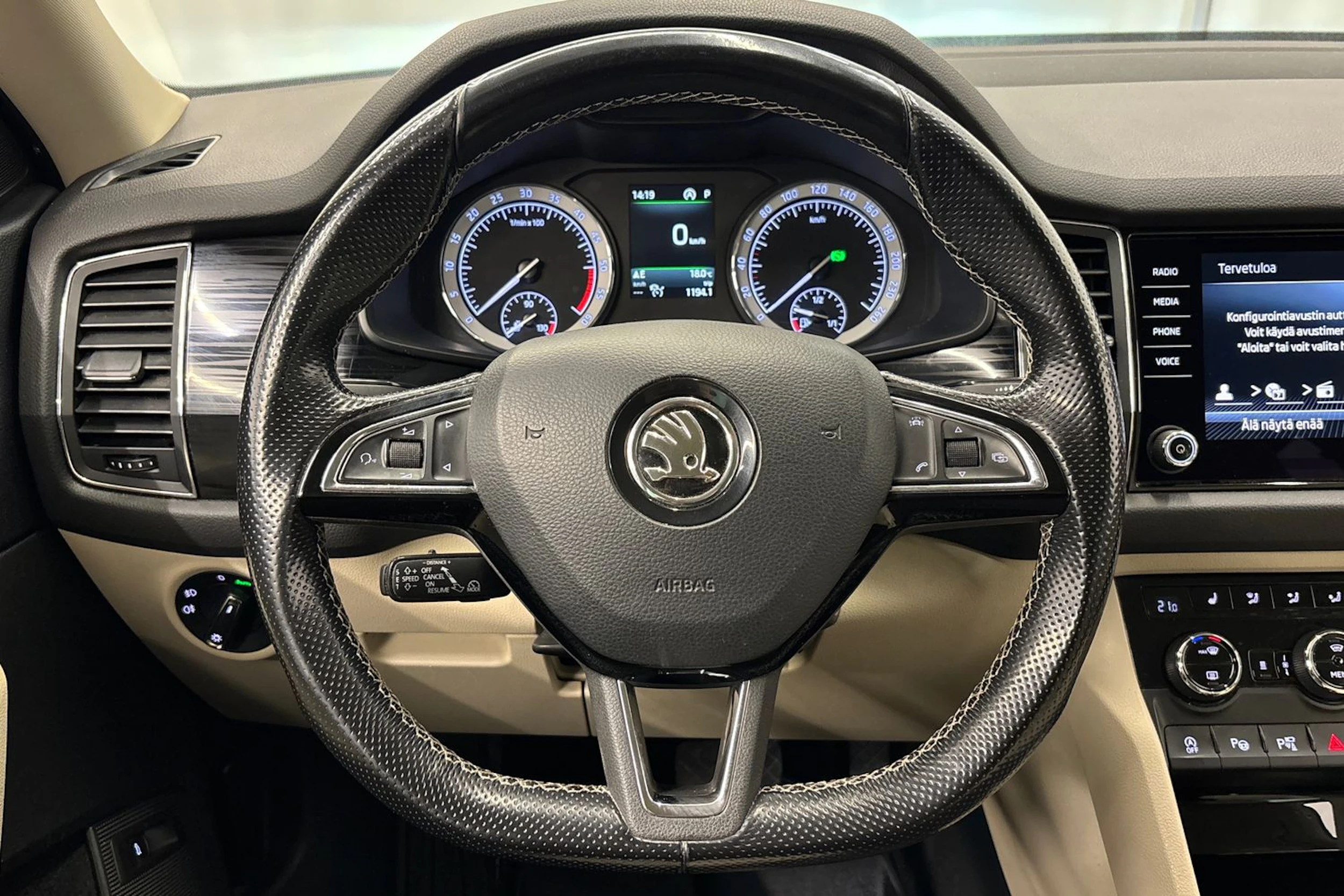valkoinen Skoda Kodiaq 2017 kuva 26.