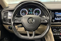 valkoinen Skoda Kodiaq 2017 kuva 26.