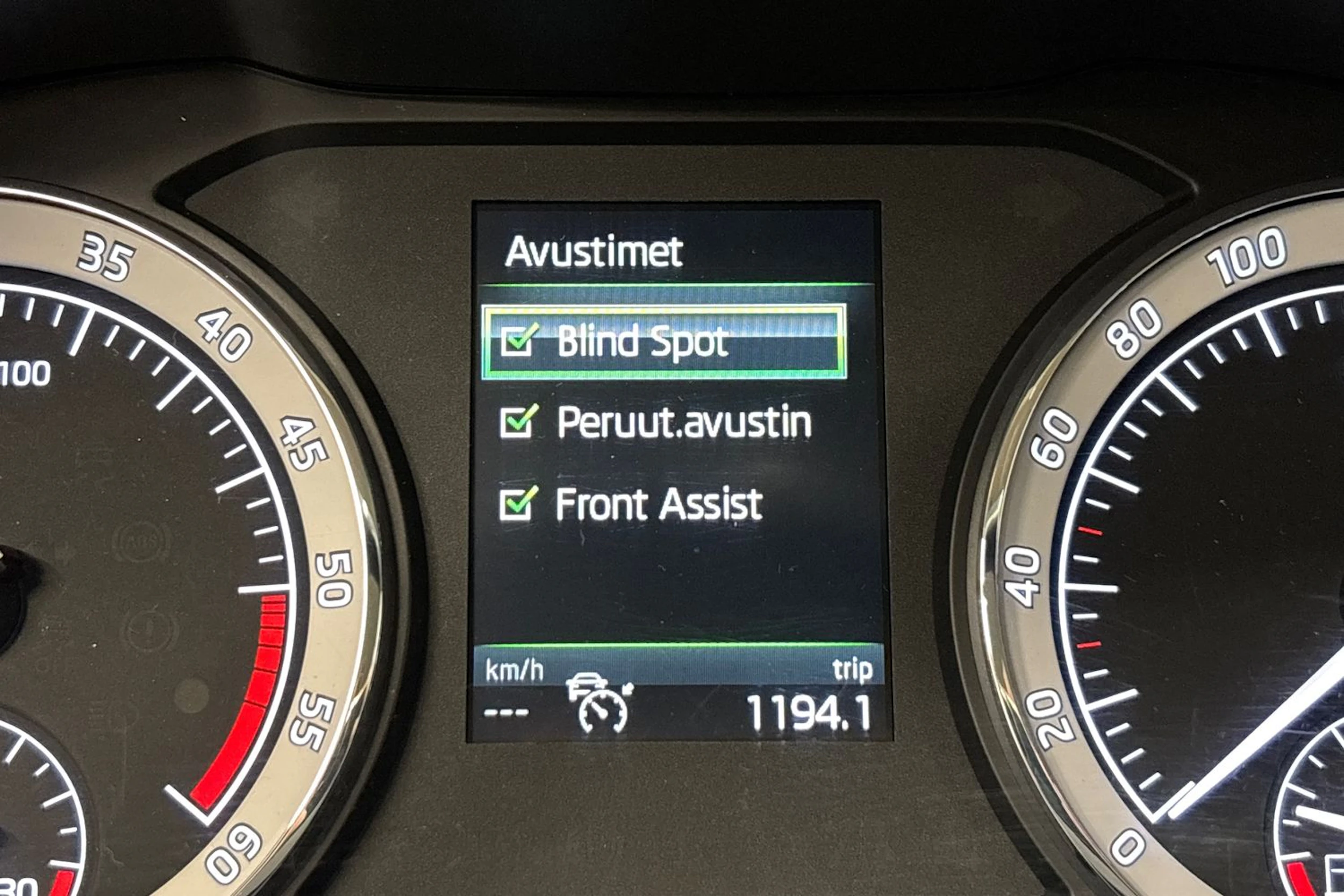 valkoinen Skoda Kodiaq 2017 kuva 30.