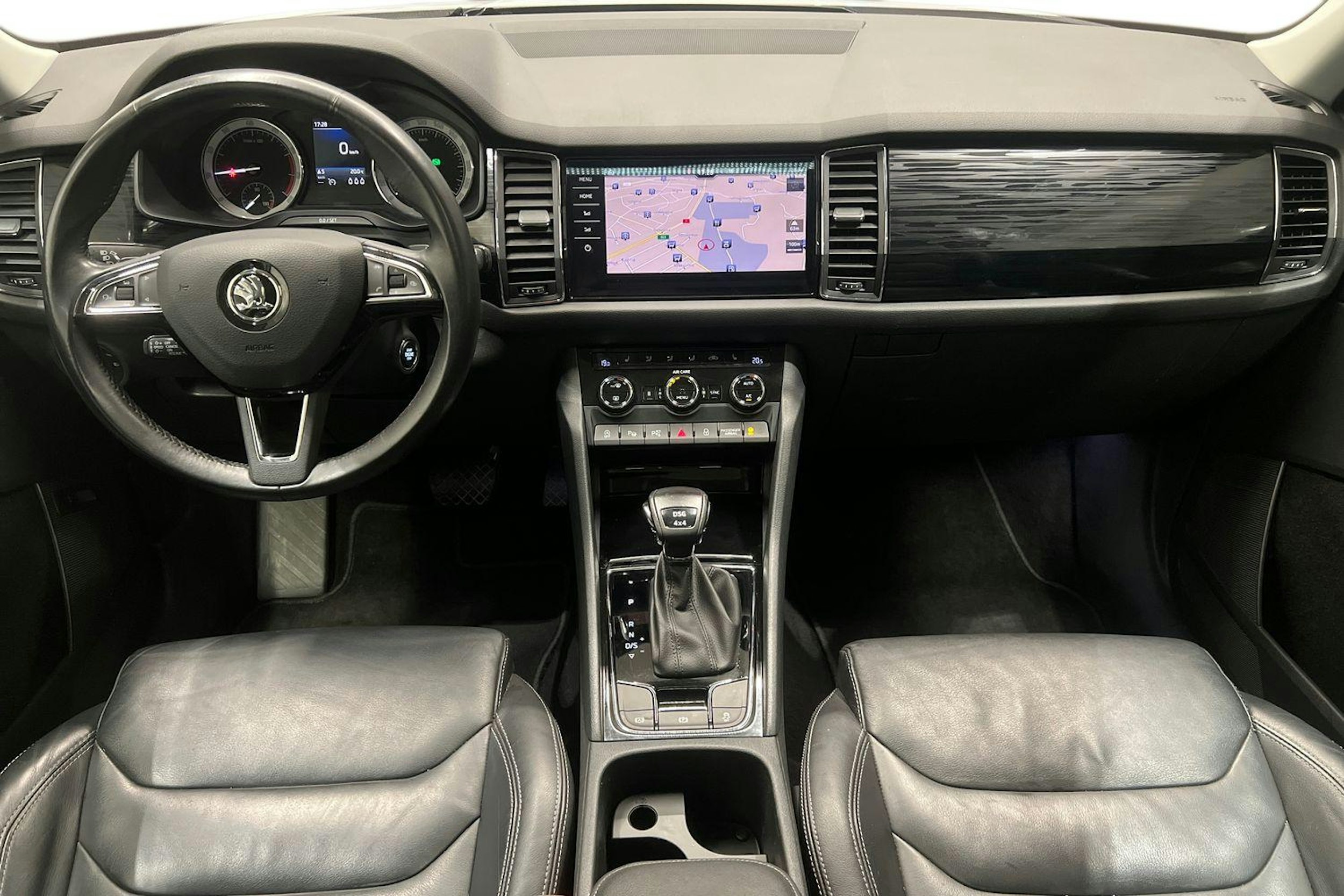 valkoinen Skoda Kodiaq 2017 kuva 7.