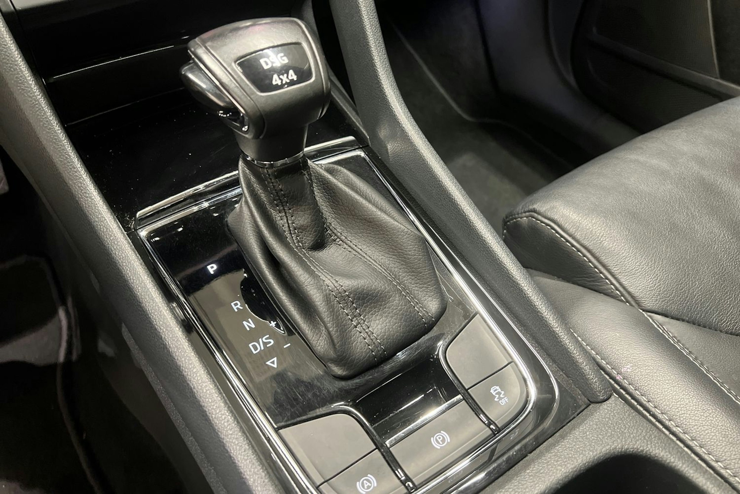 valkoinen Skoda Kodiaq 2017 kuva 16.
