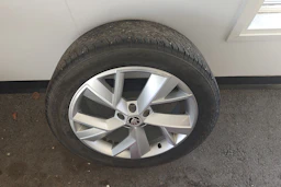 musta Skoda Kodiaq 2017 kuva 13.