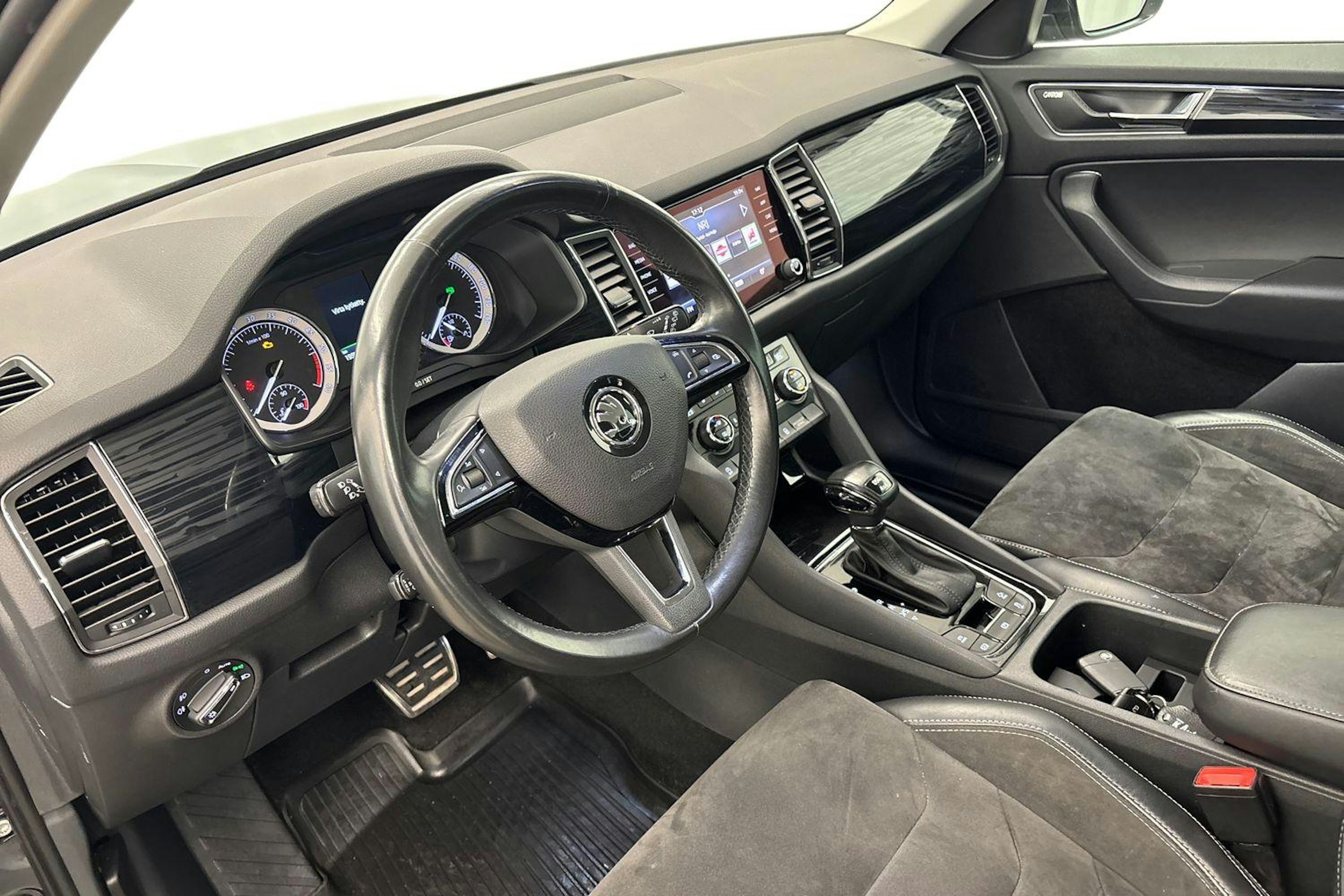 met. harmaa Skoda Kodiaq 2017 kuva 7.