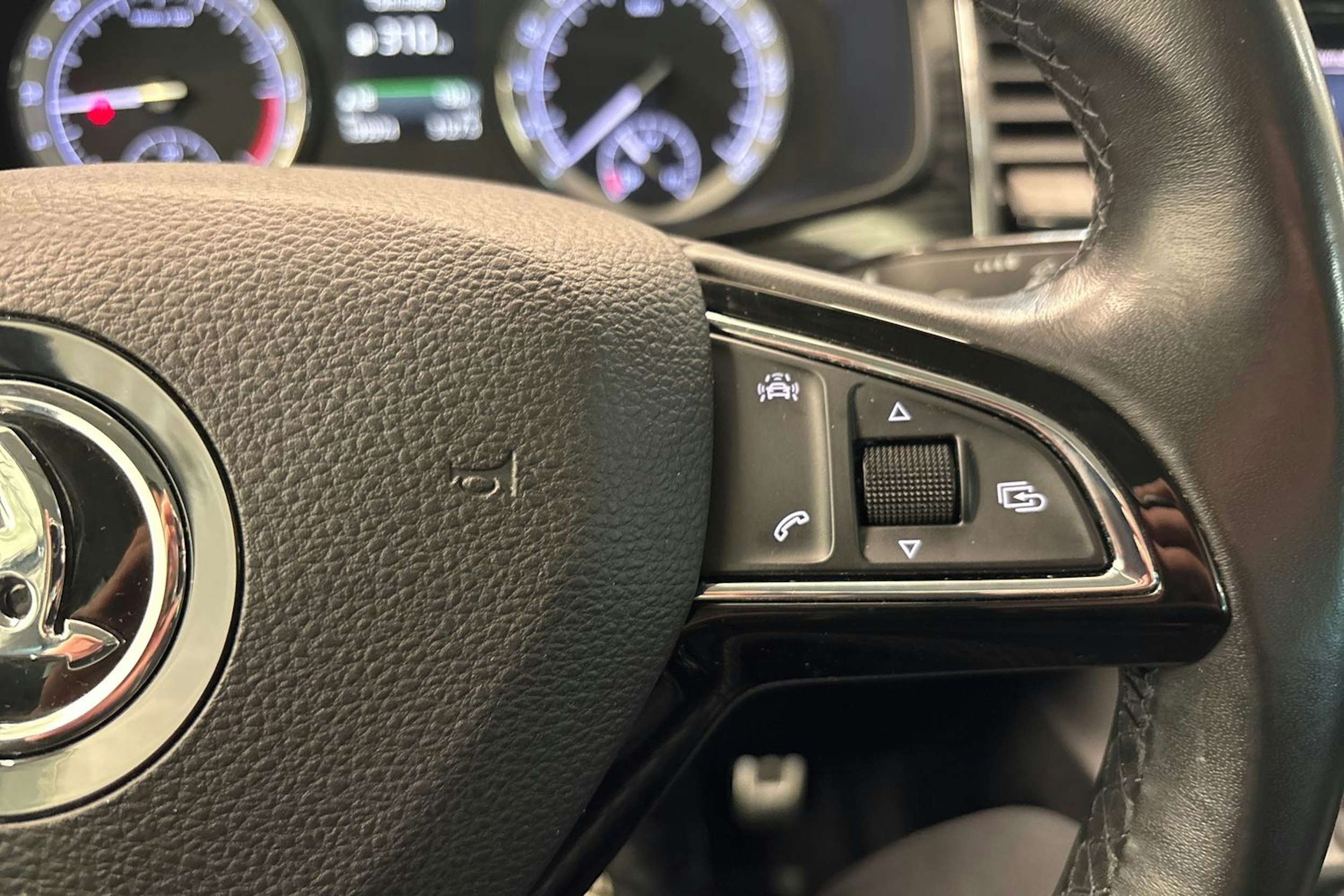 met. harmaa Skoda Kodiaq 2017 kuva 22.