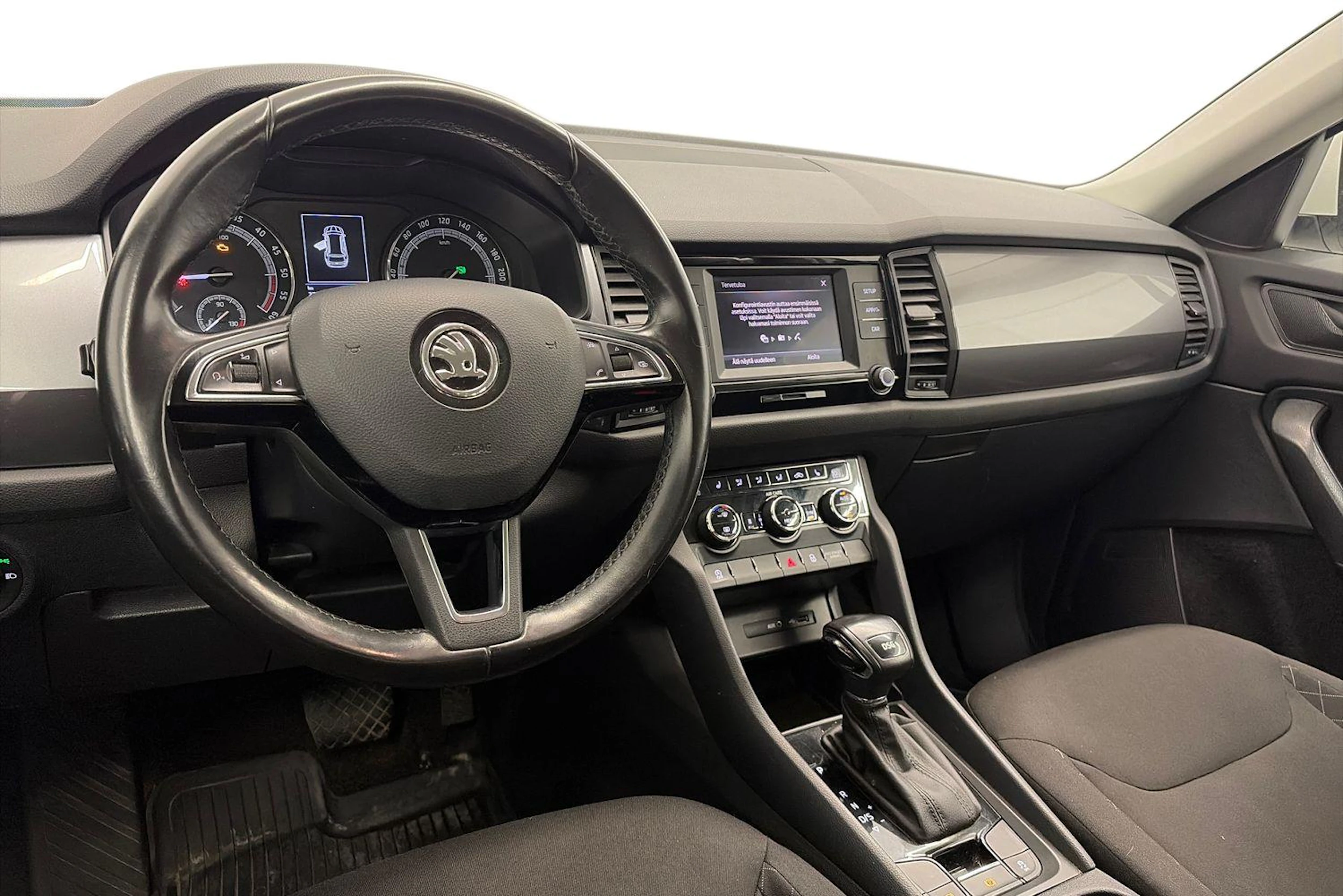 Valkoinen Skoda KODIAQ 2018 kuva 6.