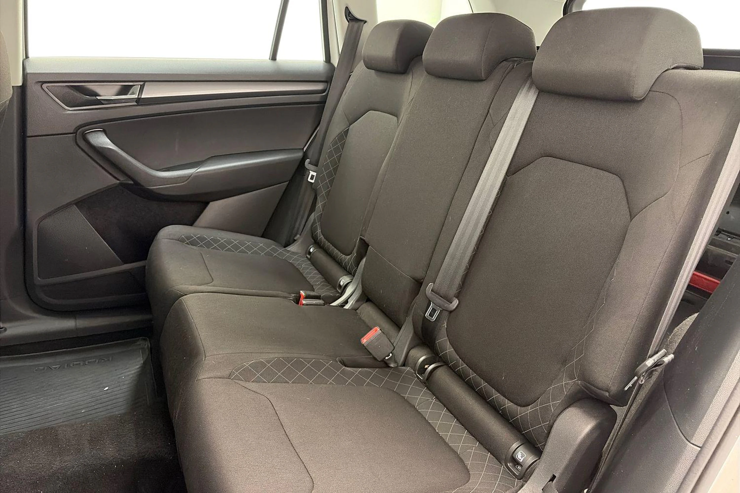 Valkoinen Skoda KODIAQ 2018 kuva 8.