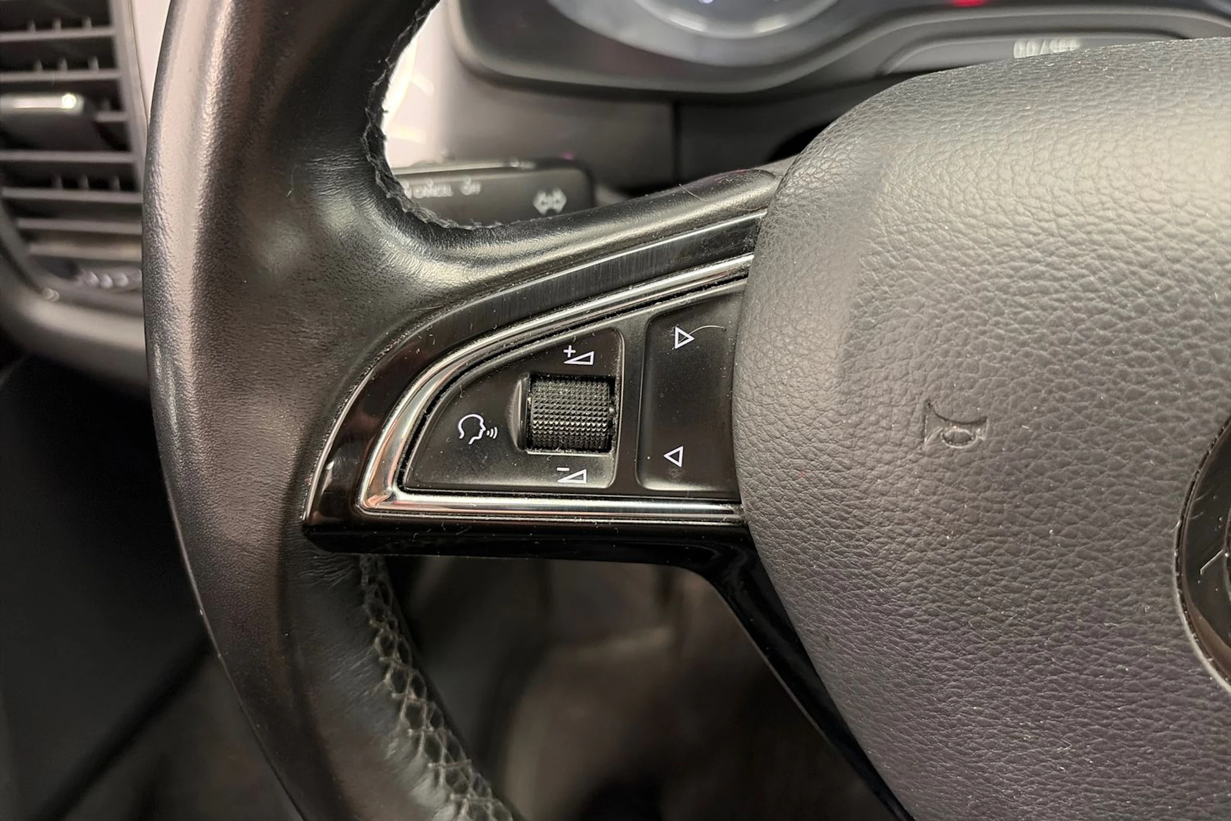 Valkoinen Skoda KODIAQ 2018 kuva 14.
