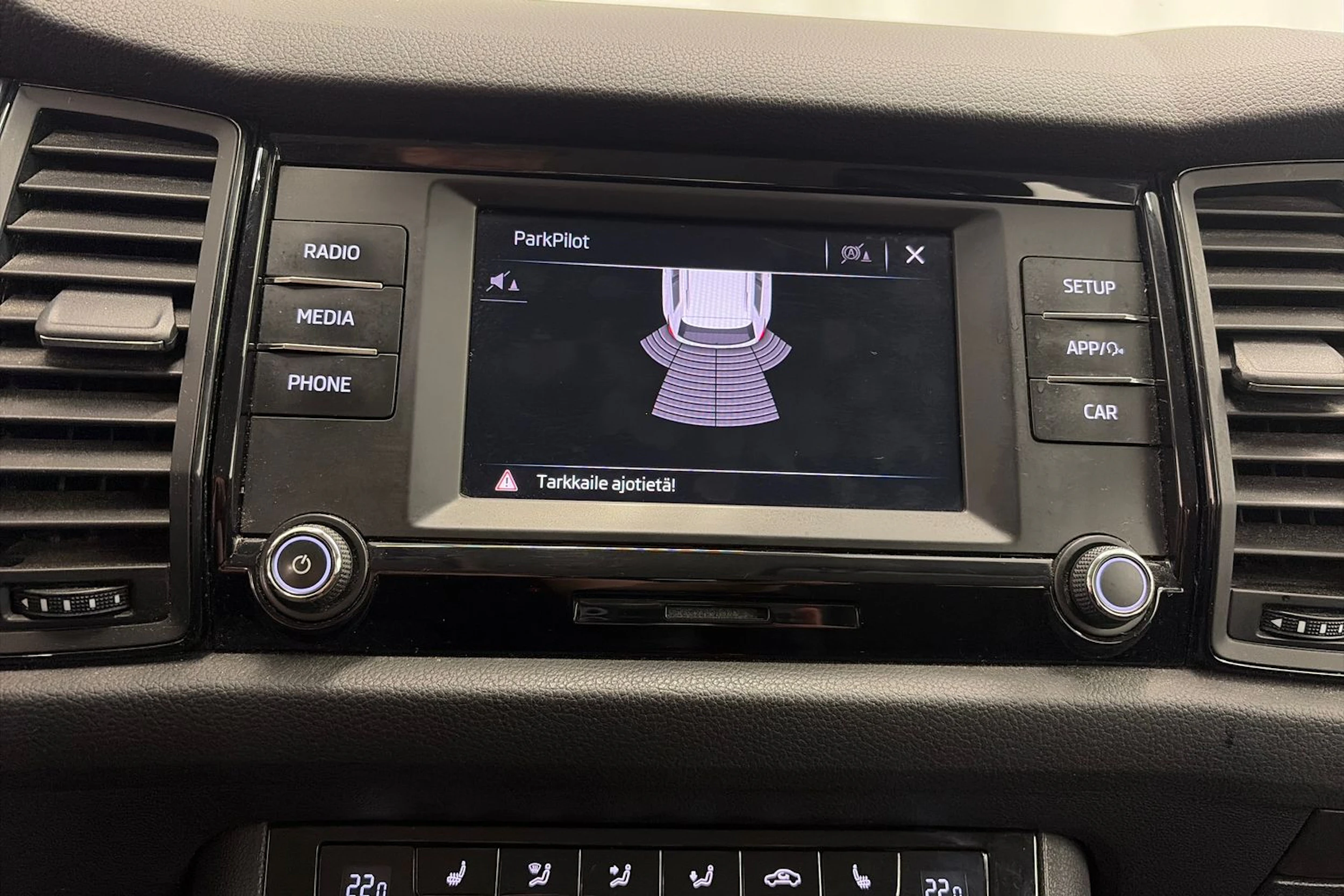 Valkoinen Skoda KODIAQ 2018 kuva 17.