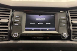Valkoinen Skoda KODIAQ 2018 kuva 18.