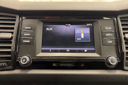 Valkoinen Skoda KODIAQ 2018 kuva 19.