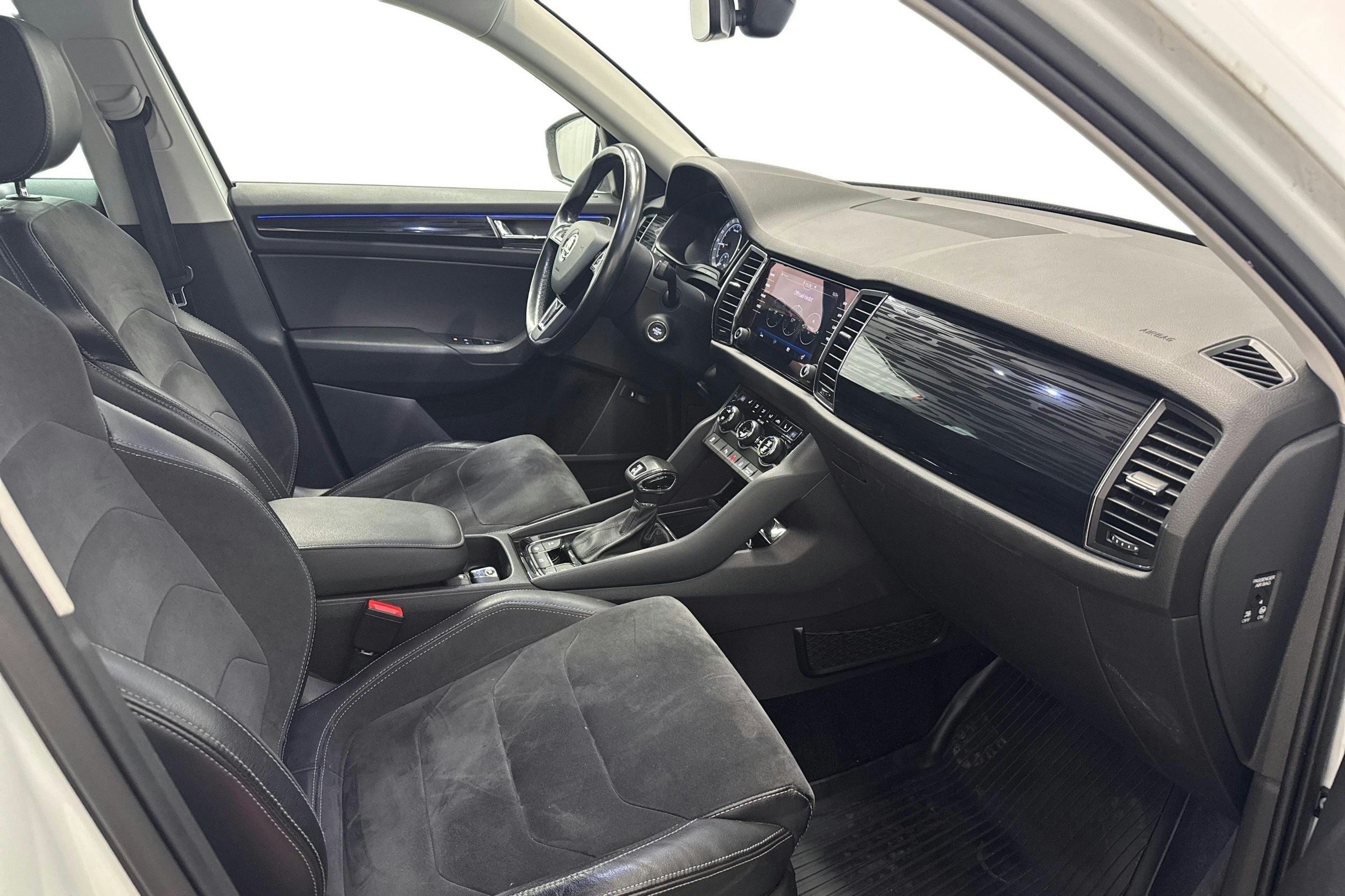 valkoinen Skoda Kodiaq 2017 kuva 7.