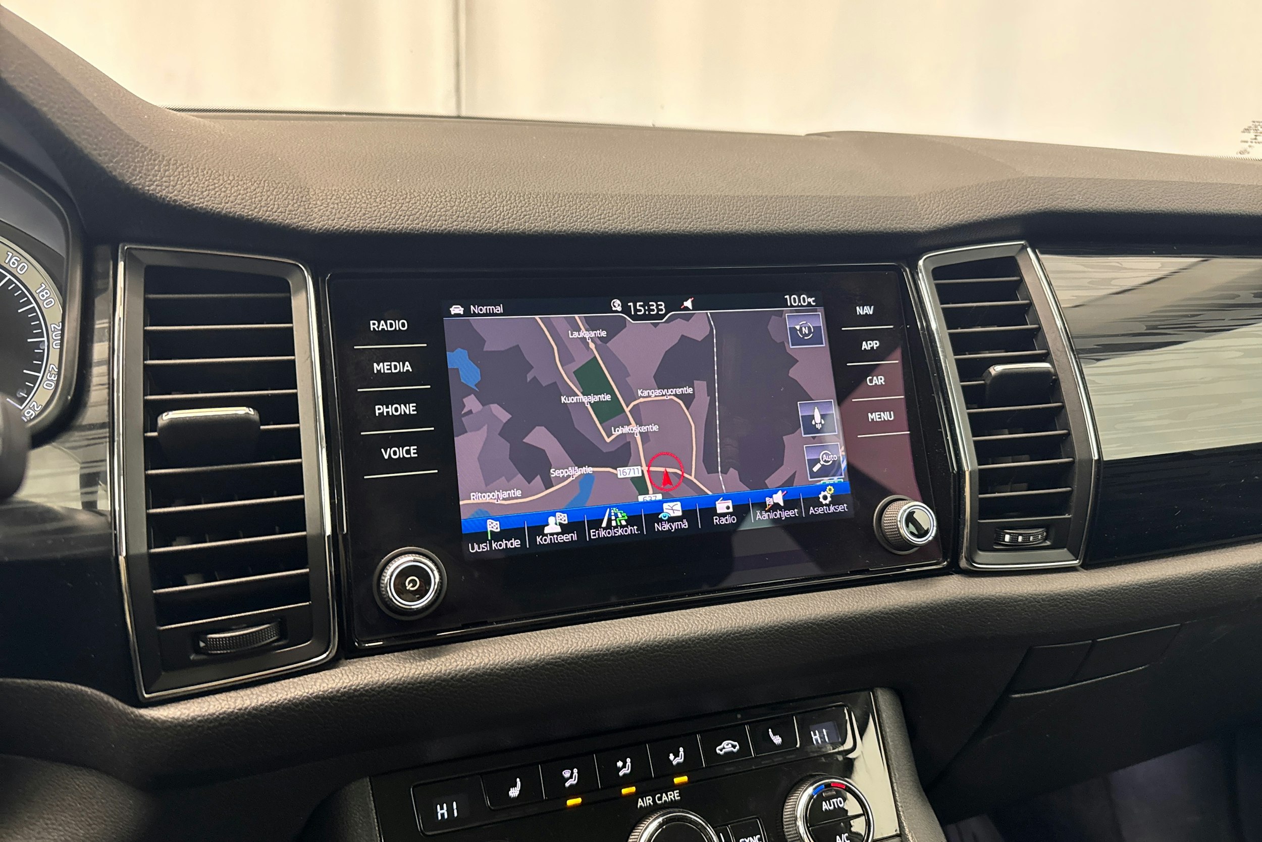 valkoinen Skoda Kodiaq 2017 kuva 20.