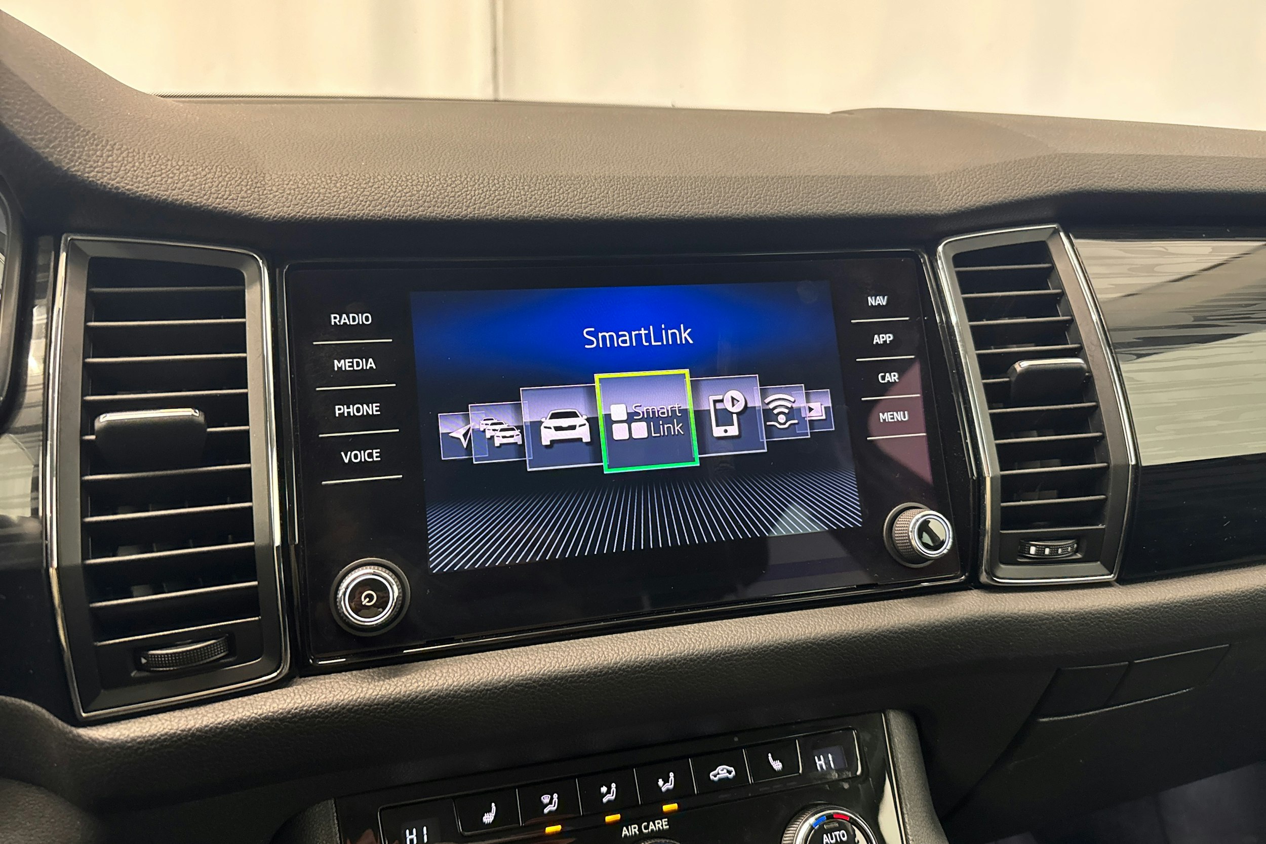 valkoinen Skoda Kodiaq 2017 kuva 23.