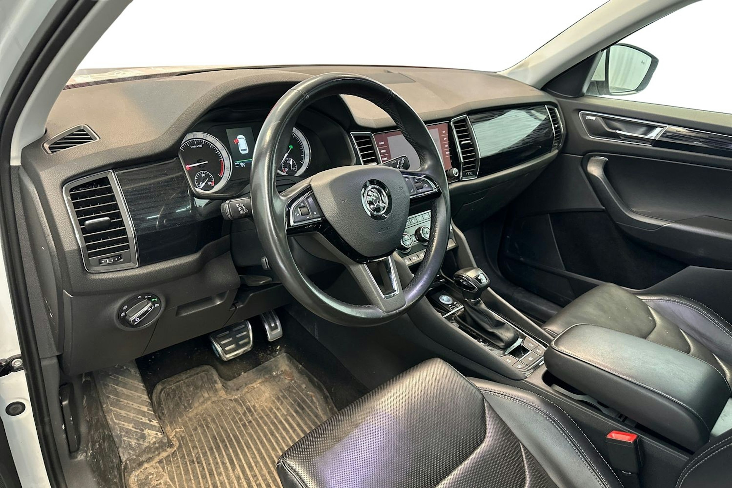 valkoinen Skoda Kodiaq 2017 kuva 3.