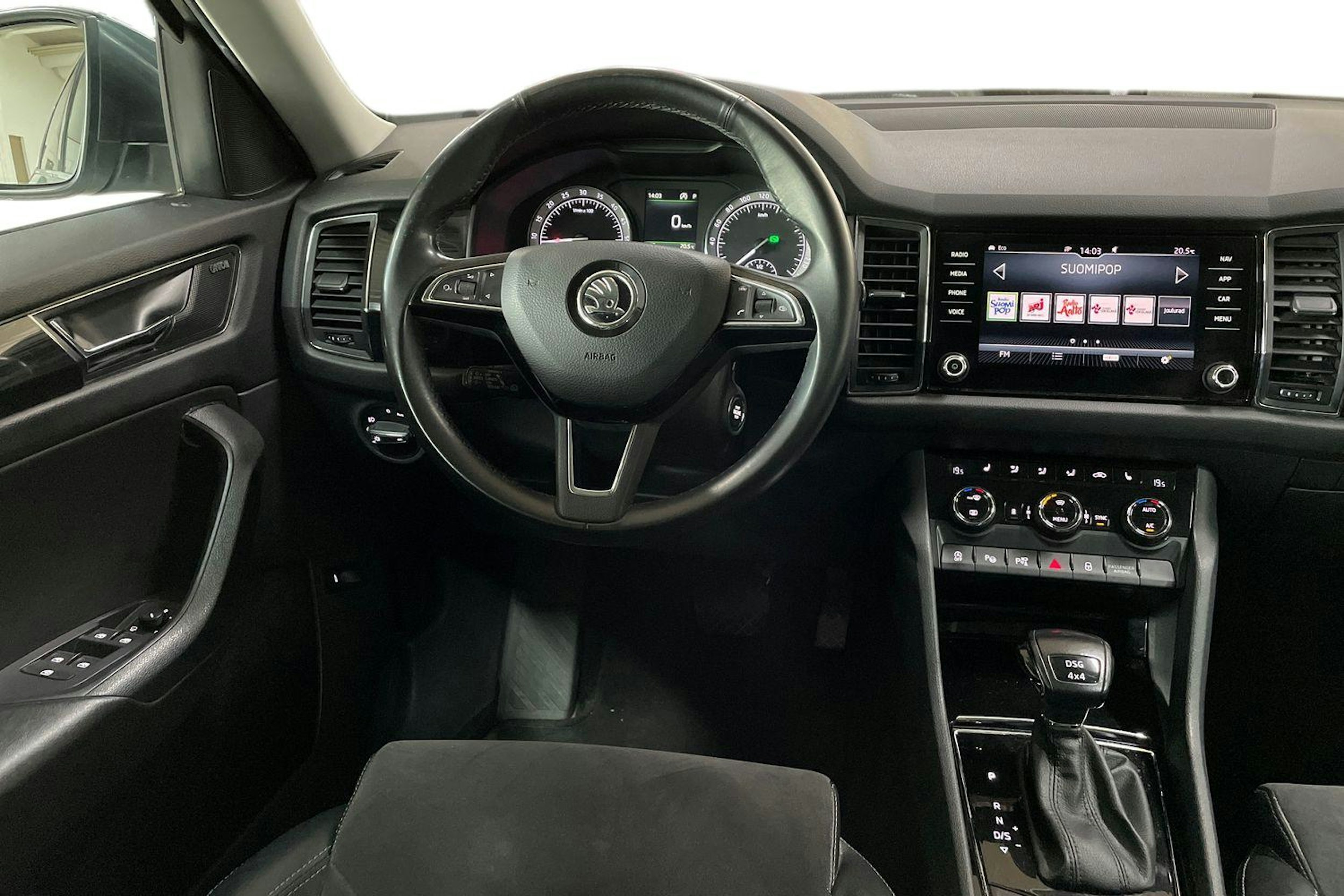 Harmaa Skoda KODIAQ 2017 kuva 7.