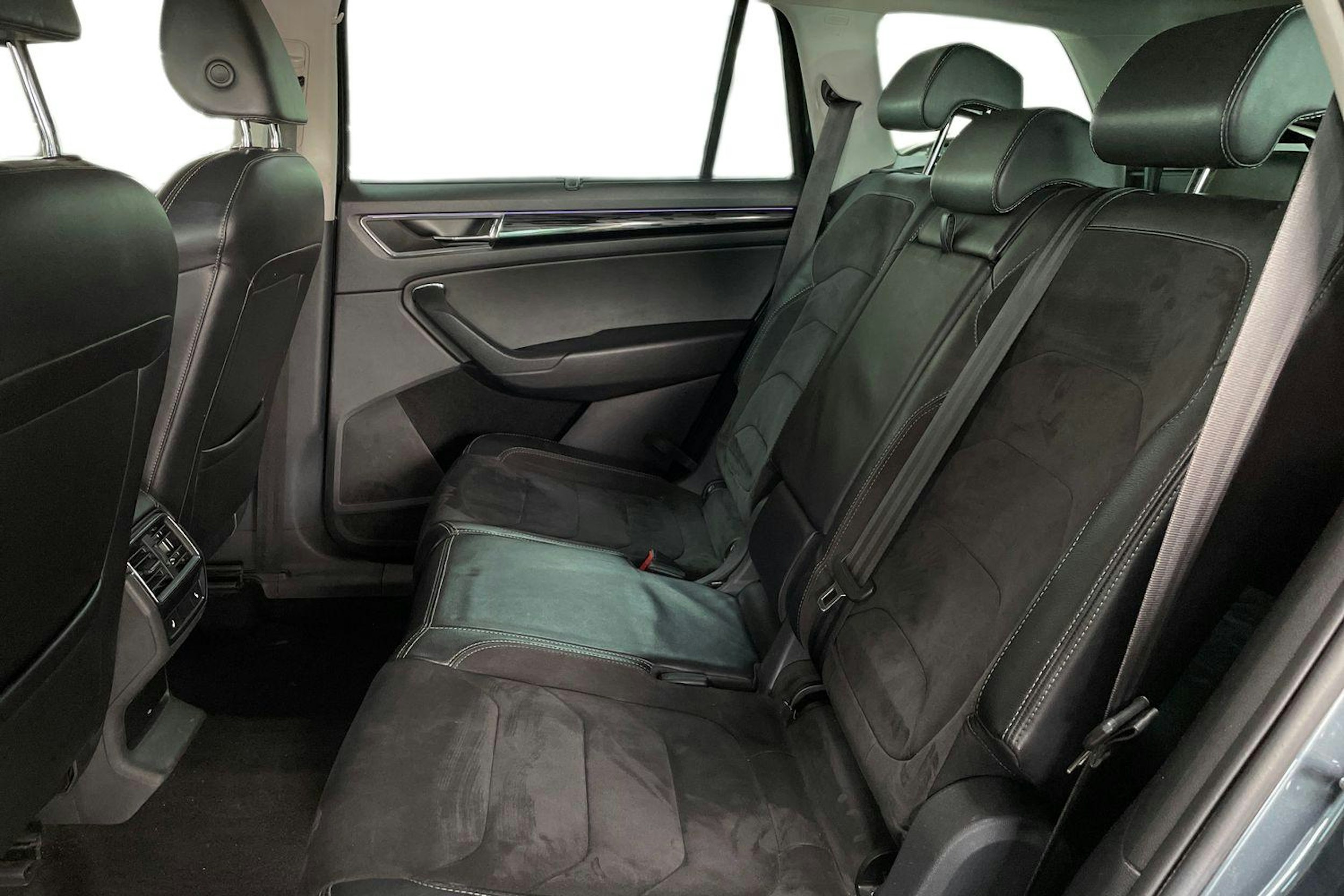 Harmaa Skoda KODIAQ 2017 kuva 8.