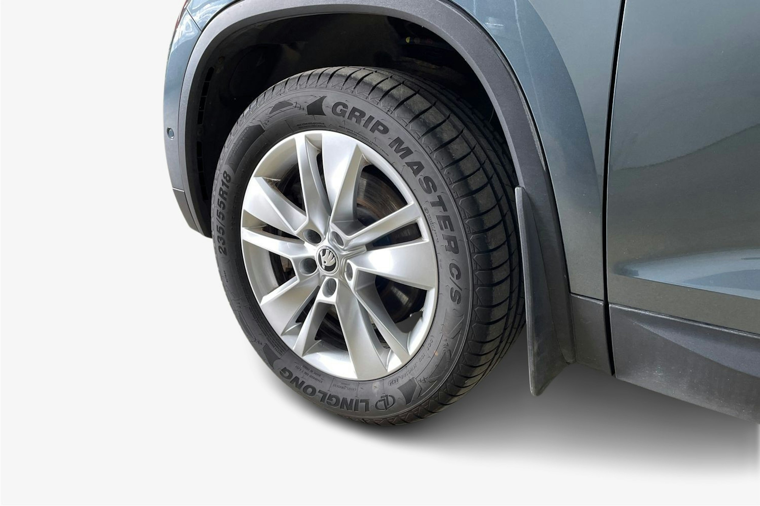 Harmaa Skoda KODIAQ 2017 kuva 9.