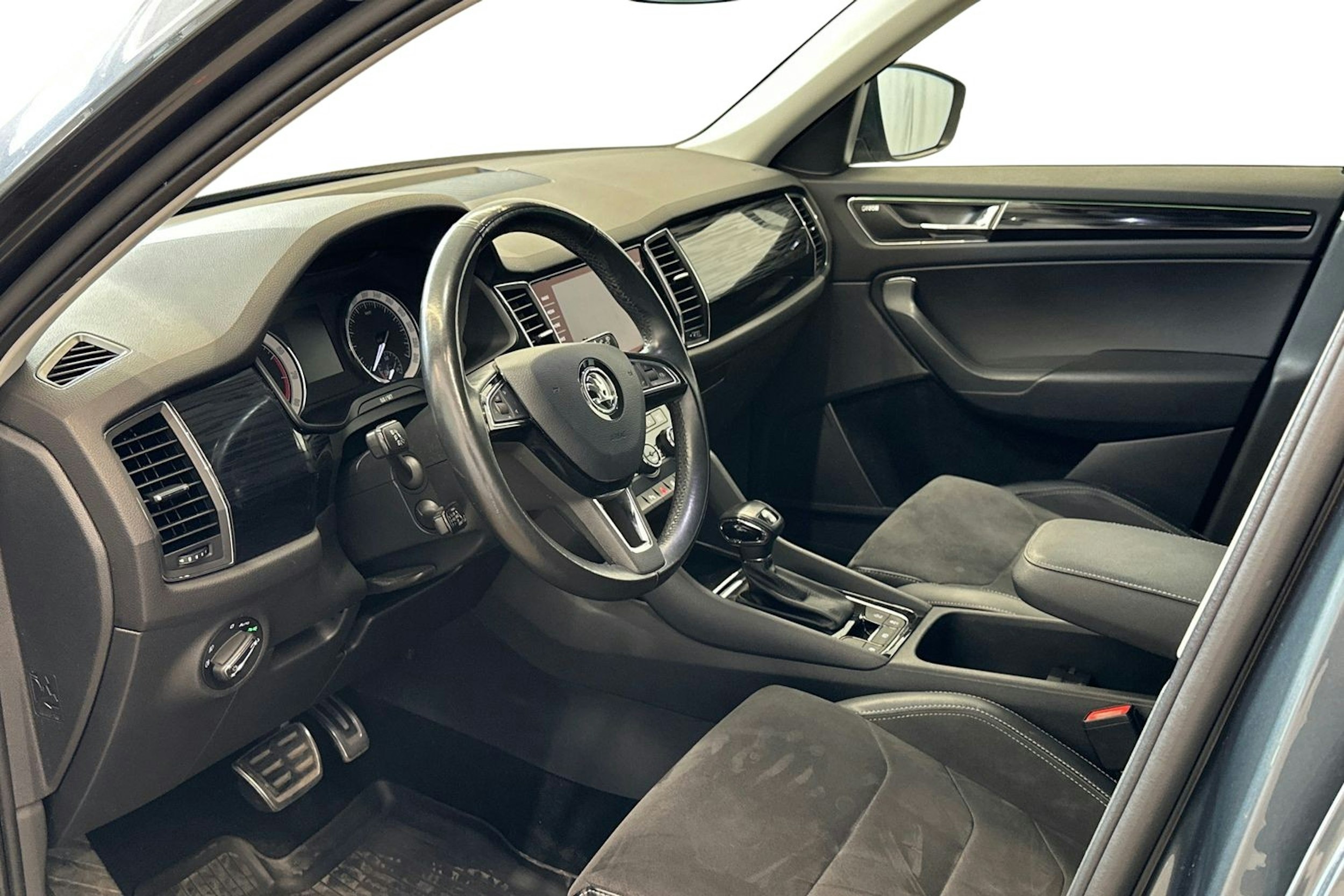 harmaa Skoda Kodiaq 2017 kuva 7.