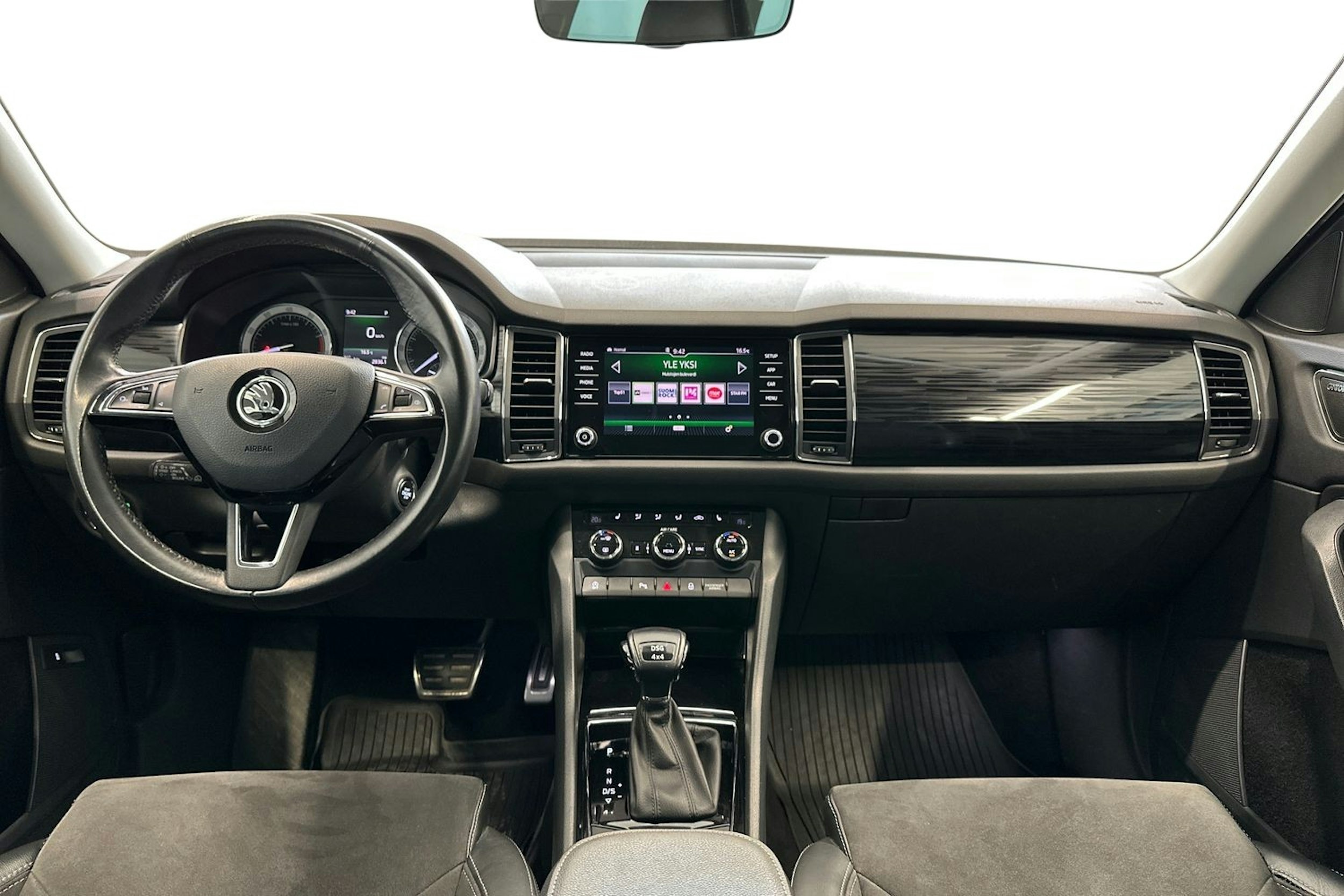 harmaa Skoda Kodiaq 2017 kuva 9.
