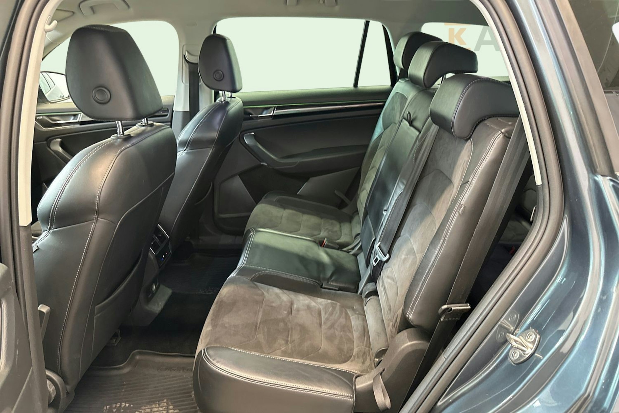 harmaa Skoda Kodiaq 2017 kuva 11.