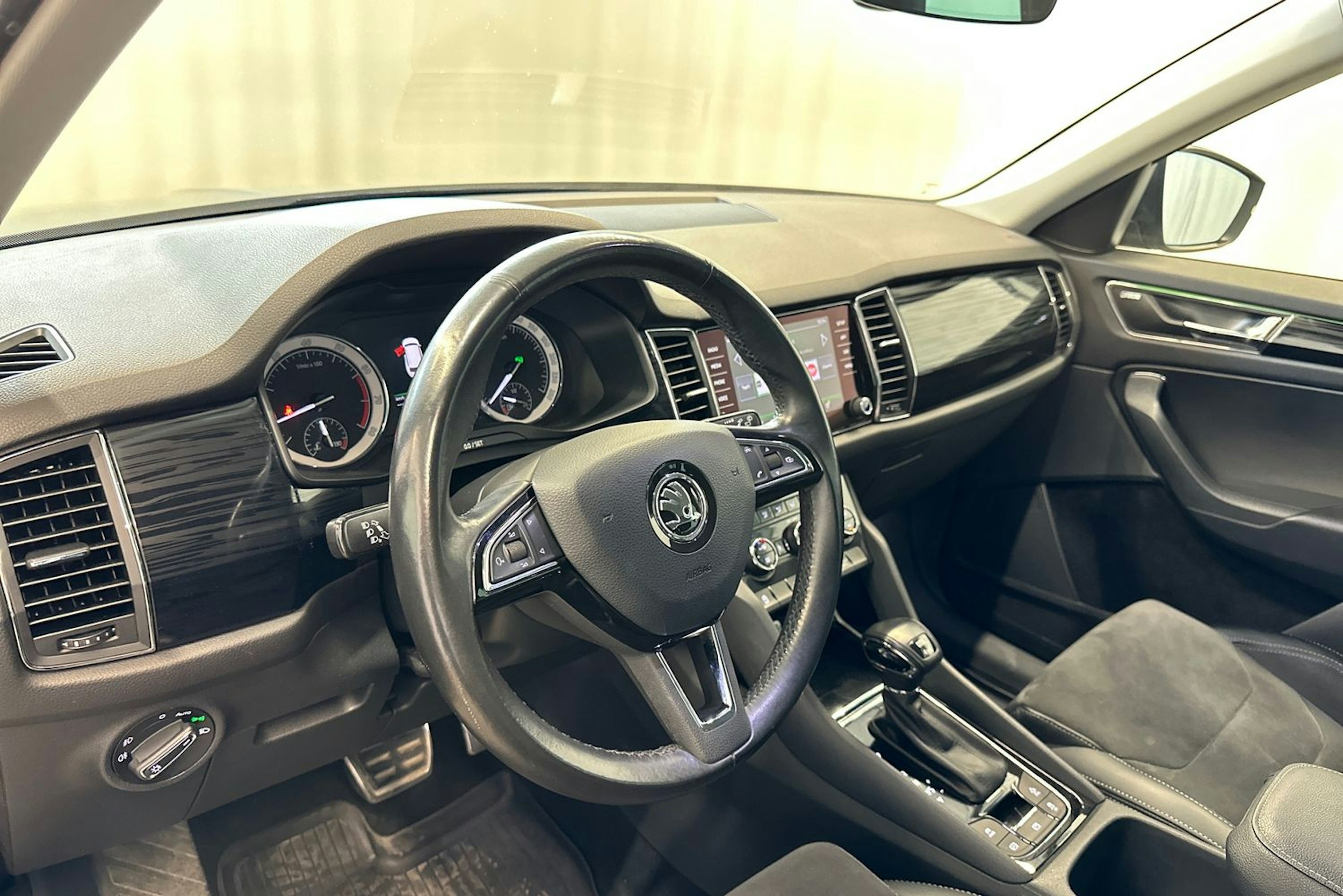 harmaa Skoda Kodiaq 2017 kuva 15.
