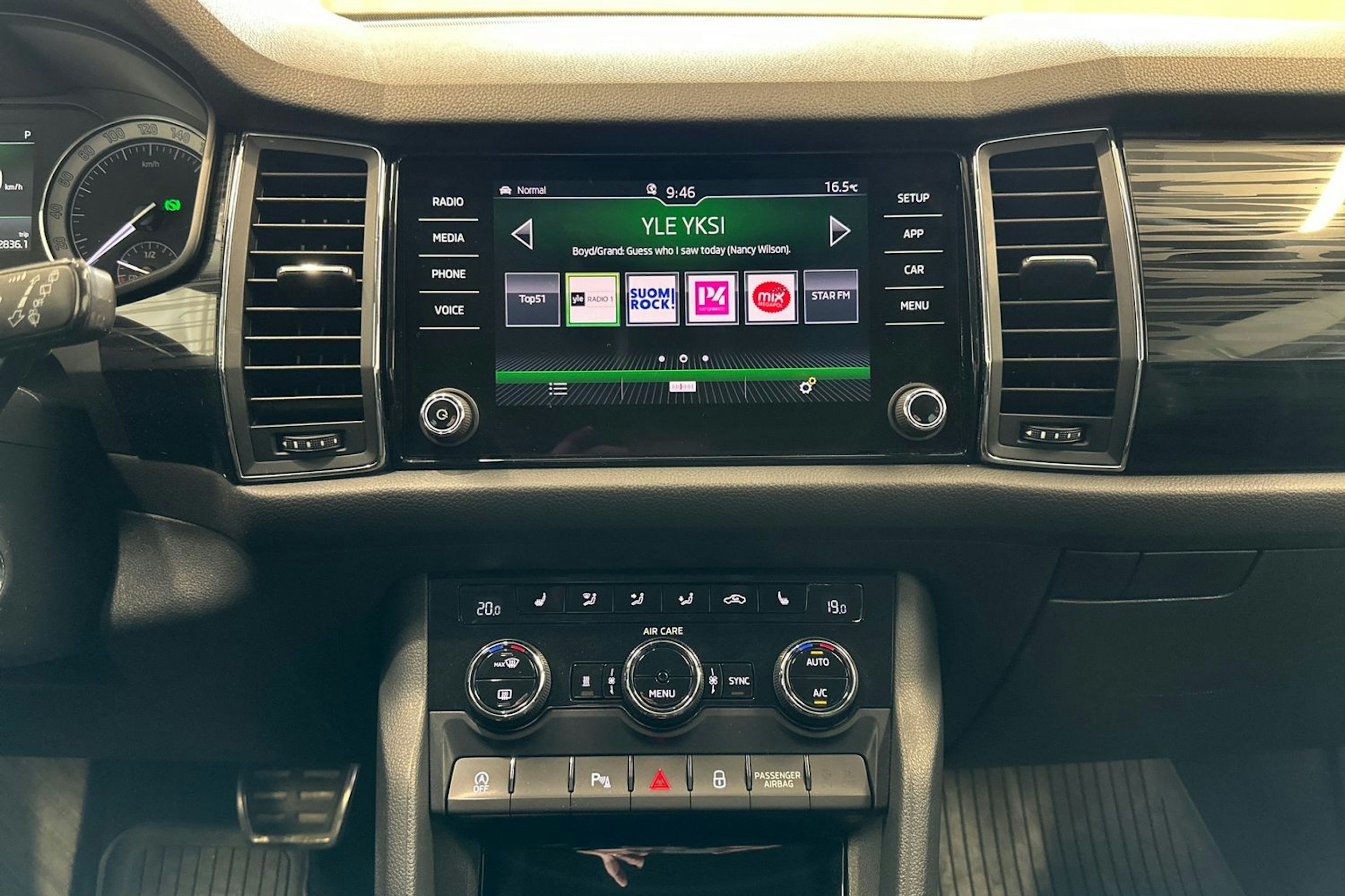 harmaa Skoda Kodiaq 2017 kuva 17.