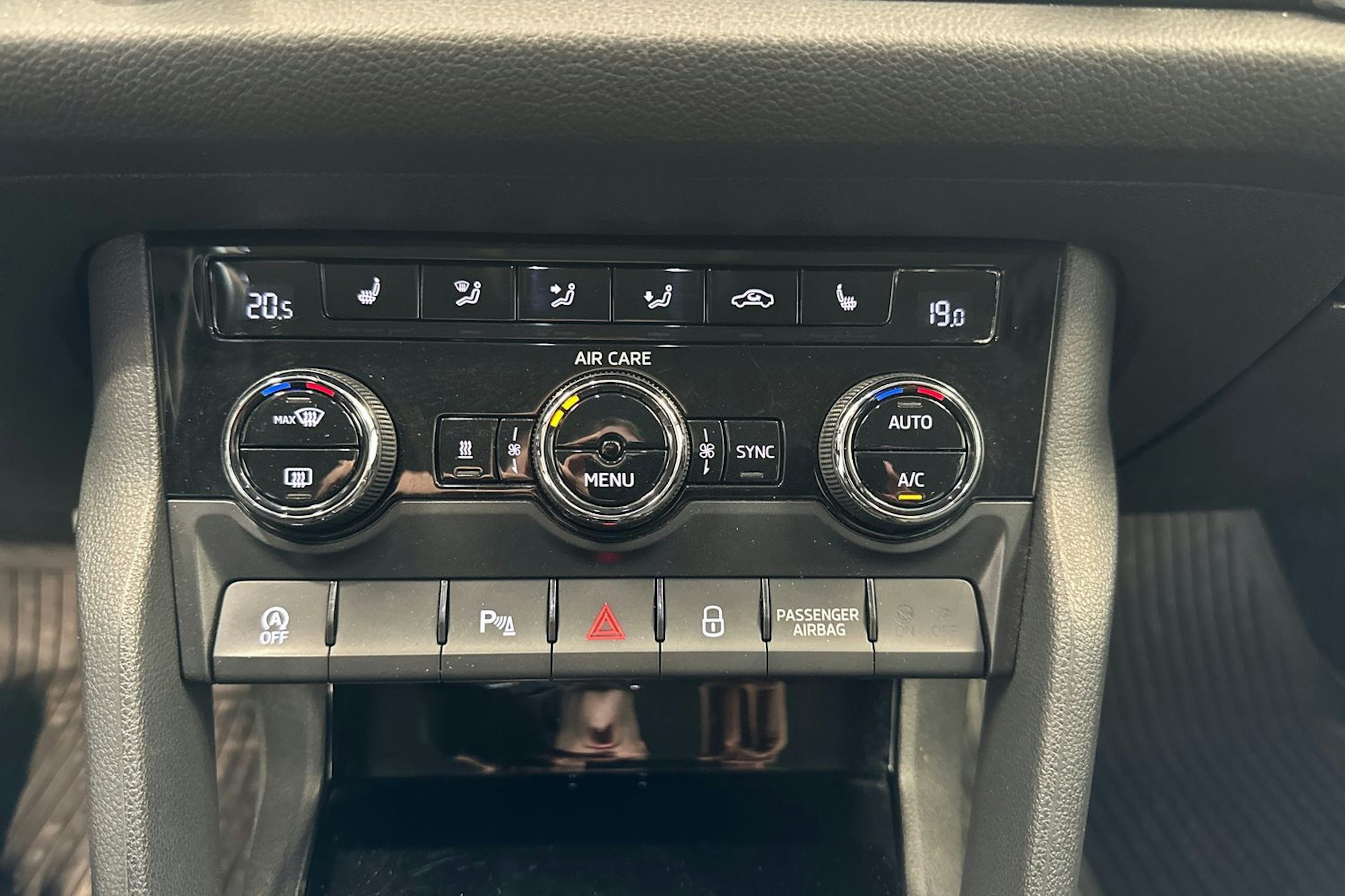 harmaa Skoda Kodiaq 2017 kuva 22.