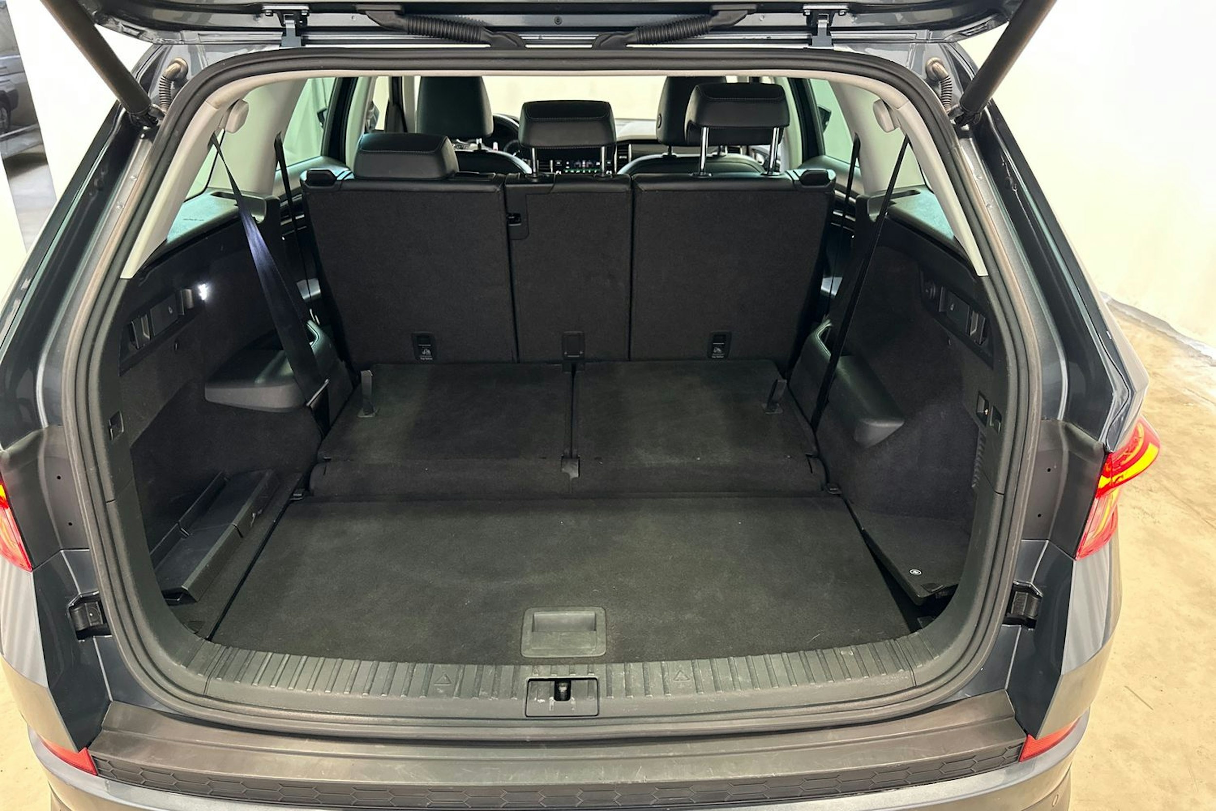 harmaa Skoda Kodiaq 2017 kuva 28.