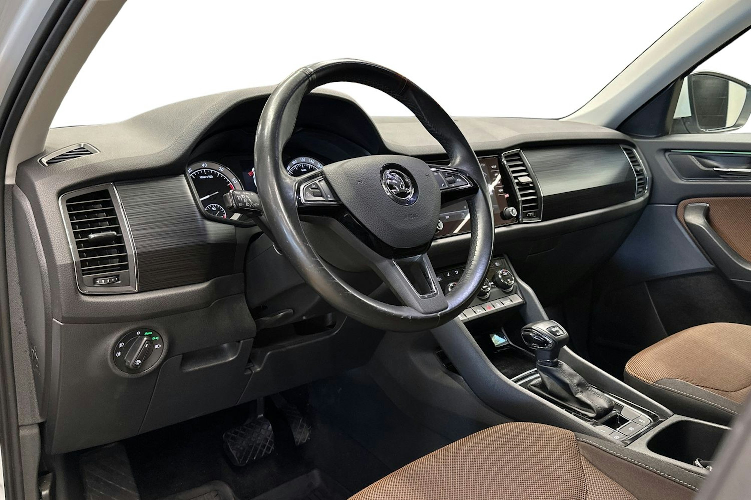 valkoinen Skoda Kodiaq 2017 kuva 10.