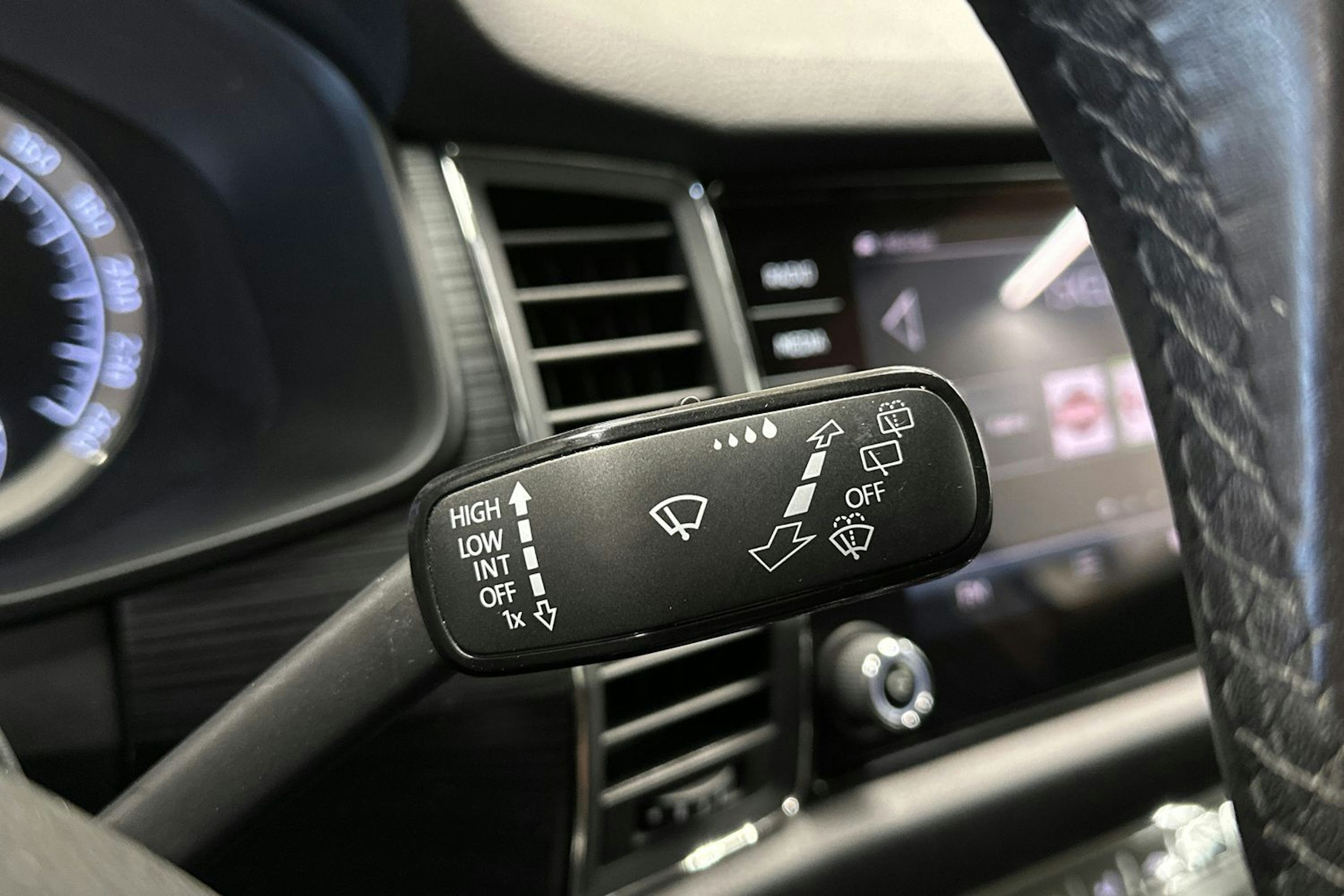 valkoinen Skoda Kodiaq 2017 kuva 28.