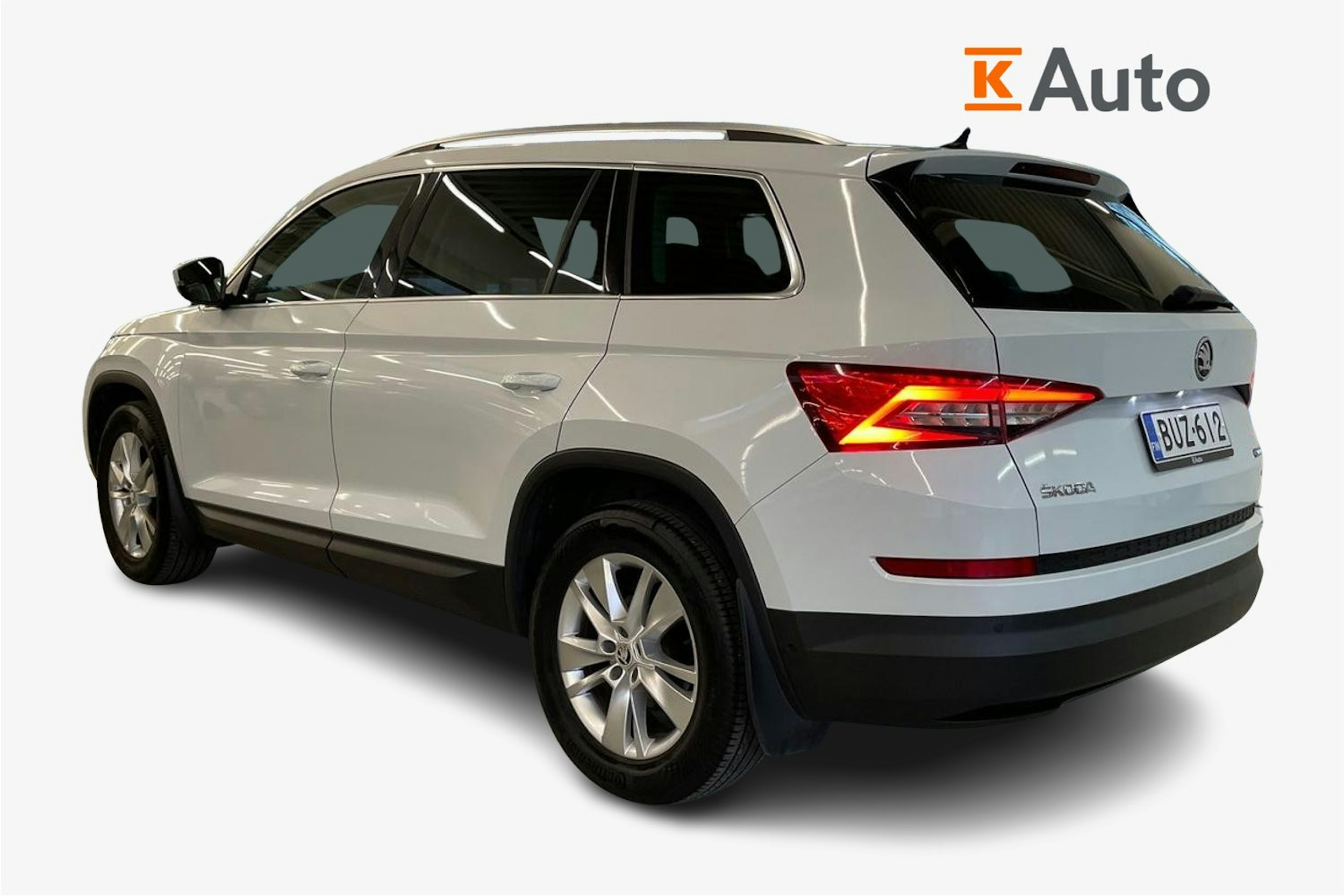 Valkoinen Skoda KODIAQ 2018 kuva 2.