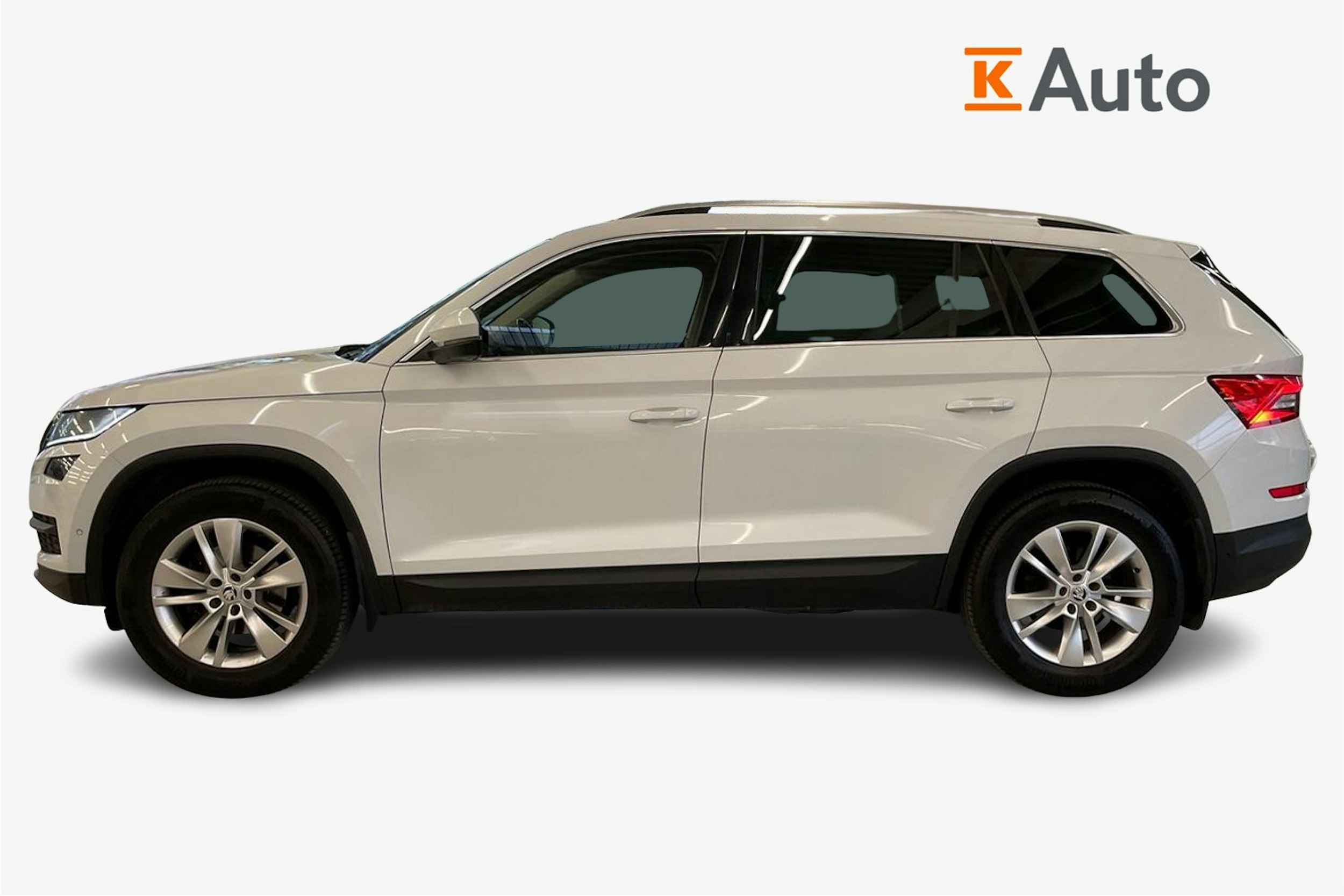 Valkoinen Skoda KODIAQ 2018 kuva 5.