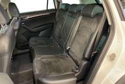 Valkoinen Skoda KODIAQ 2018 kuva 8.