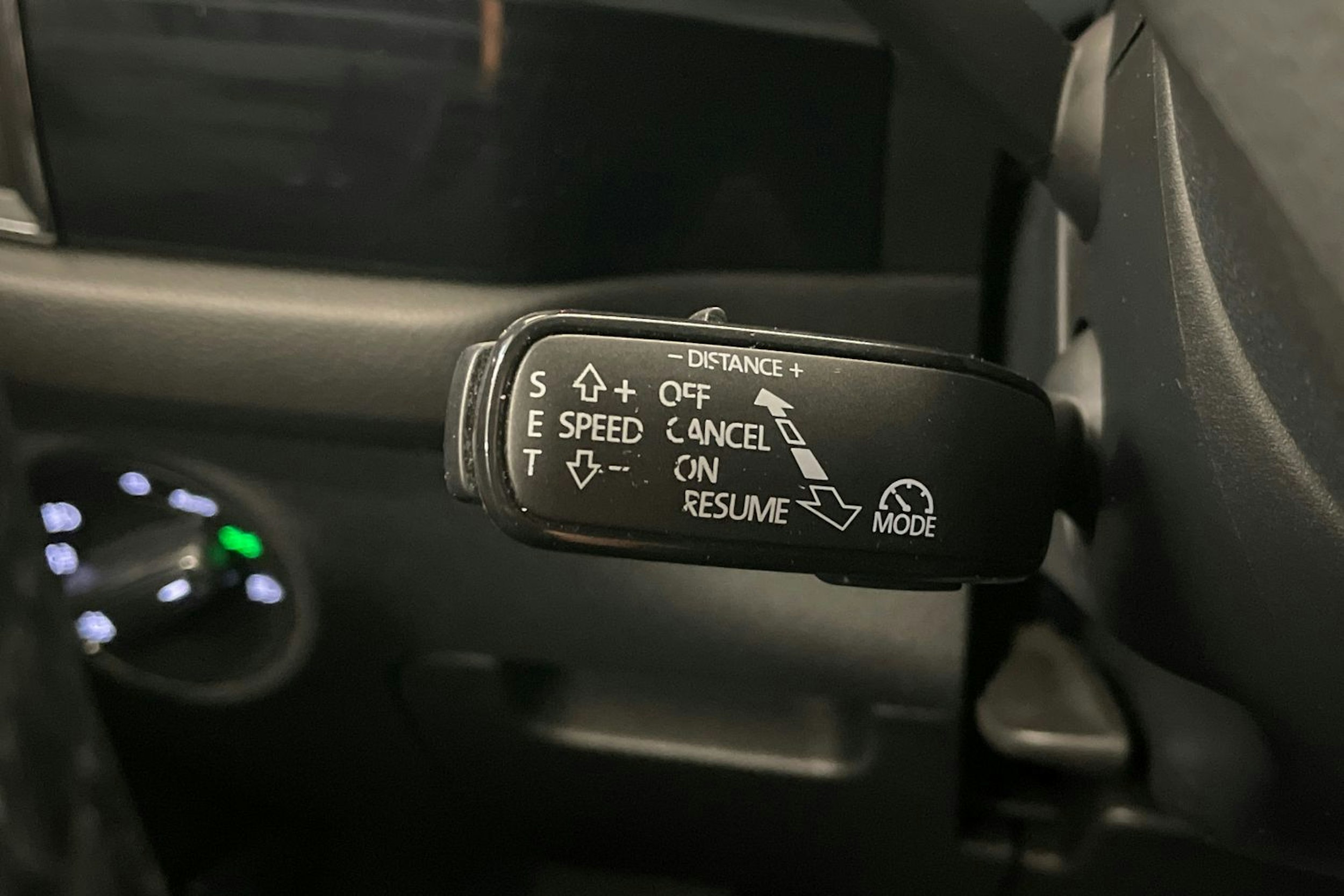 Valkoinen Skoda KODIAQ 2018 kuva 14.