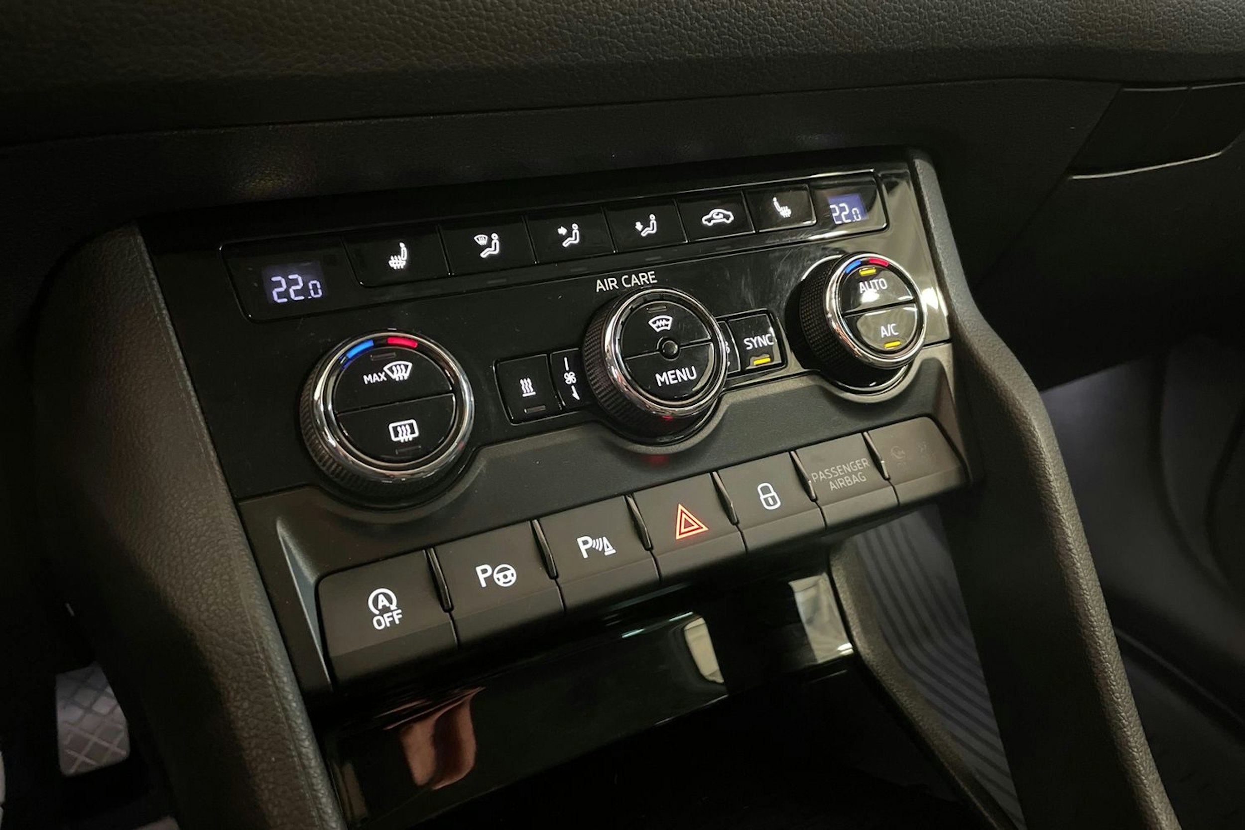 Valkoinen Skoda KODIAQ 2018 kuva 17.