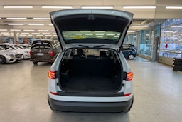Valkoinen Skoda KODIAQ 2018 kuva 21.