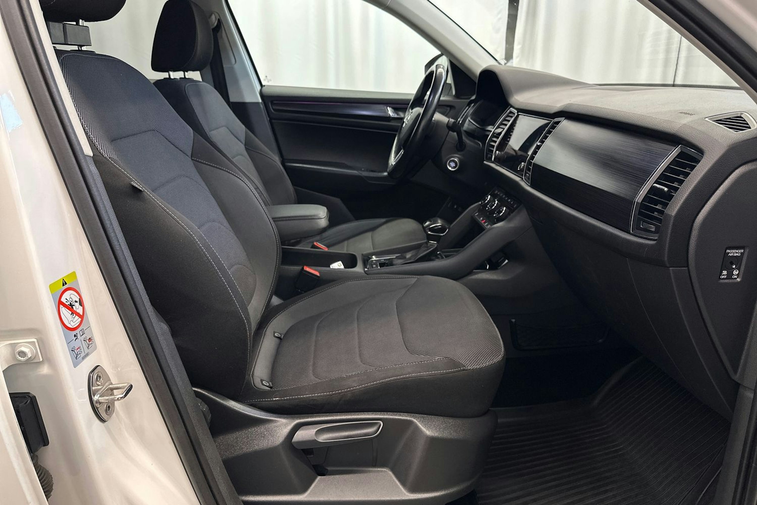 valkoinen Skoda Kodiaq 2018 kuva 16.